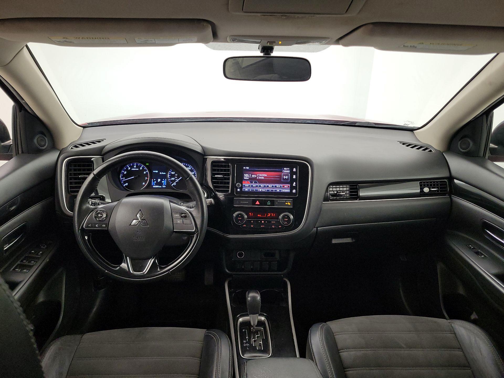 Thumbnail: 2019 Mitsubishi Outlander - 9