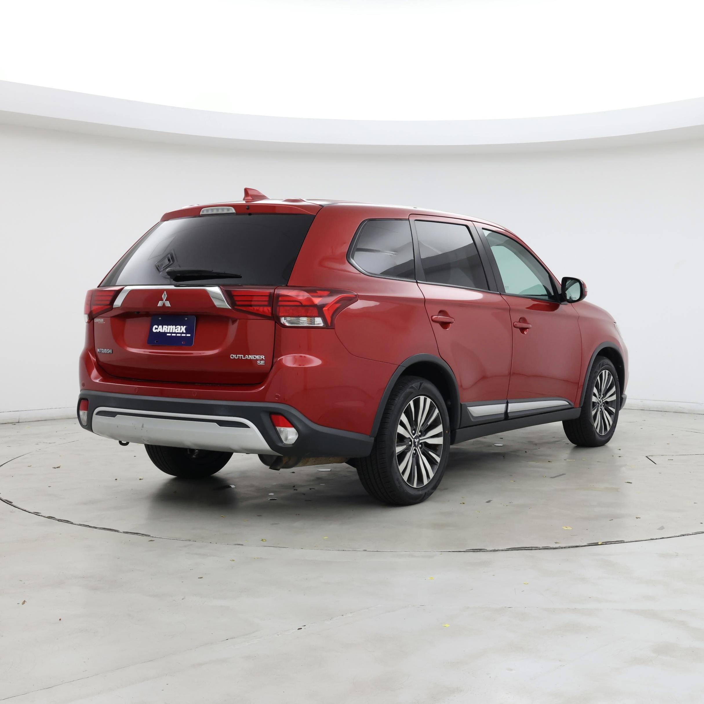 Thumbnail: 2019 Mitsubishi Outlander - 8