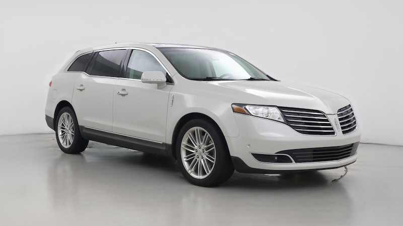 2019 Lincoln MKT Reserve Hero Image
