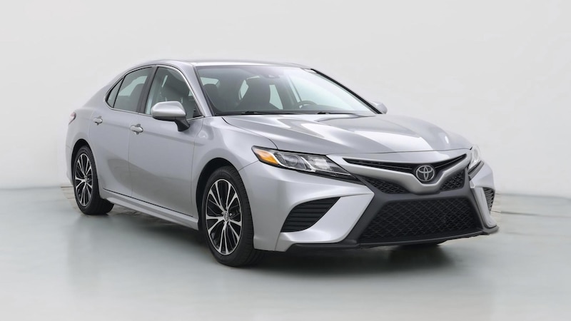 2020 Toyota Camry SE Hero Image