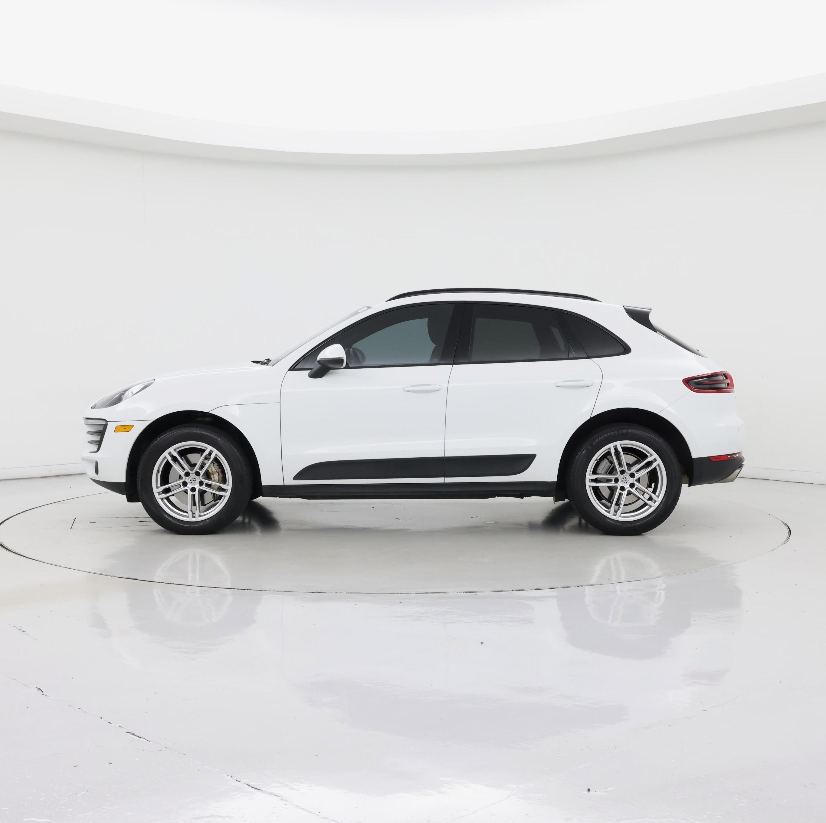 Thumbnail: 2015 Porsche Macan - 3