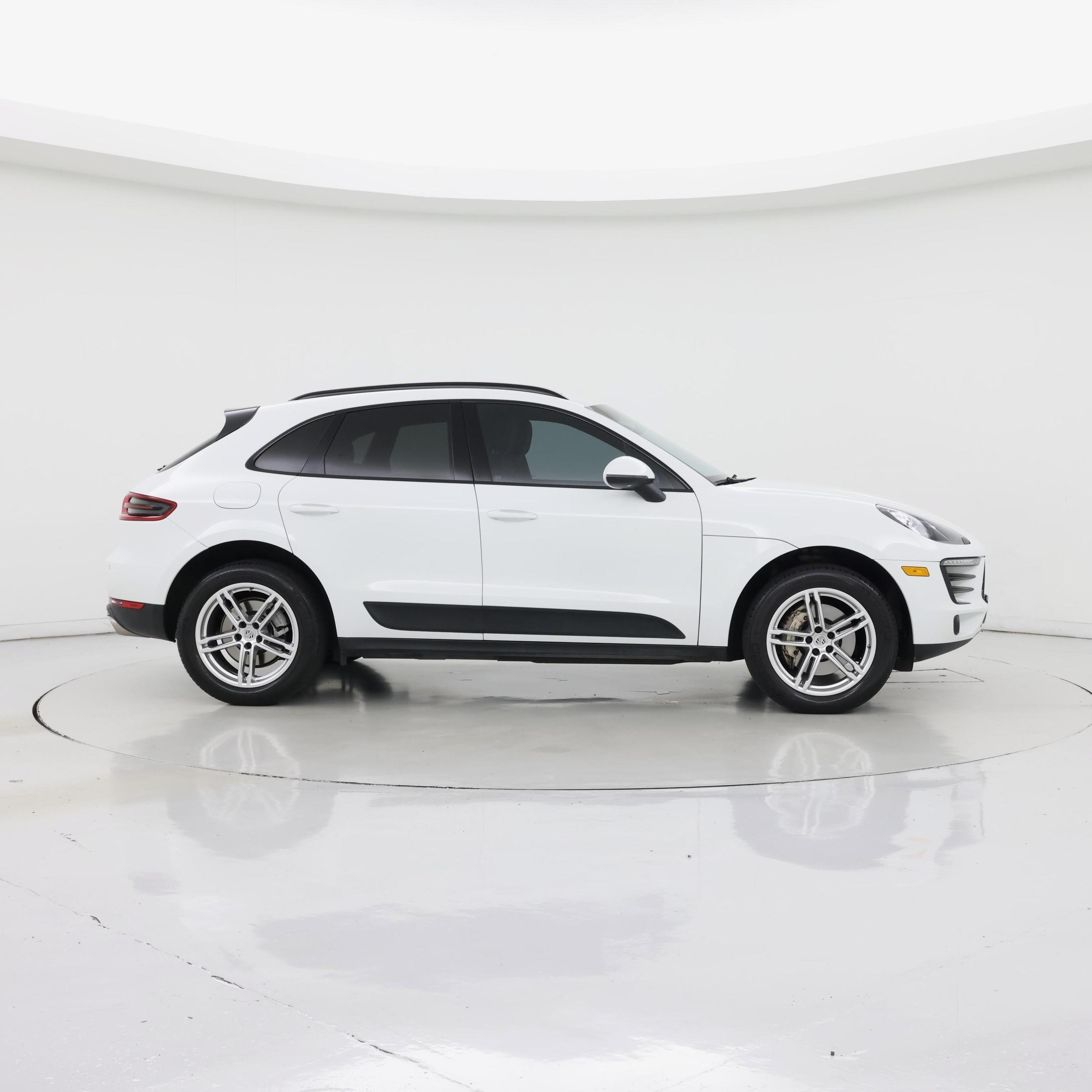 Thumbnail: 2015 Porsche Macan - 7