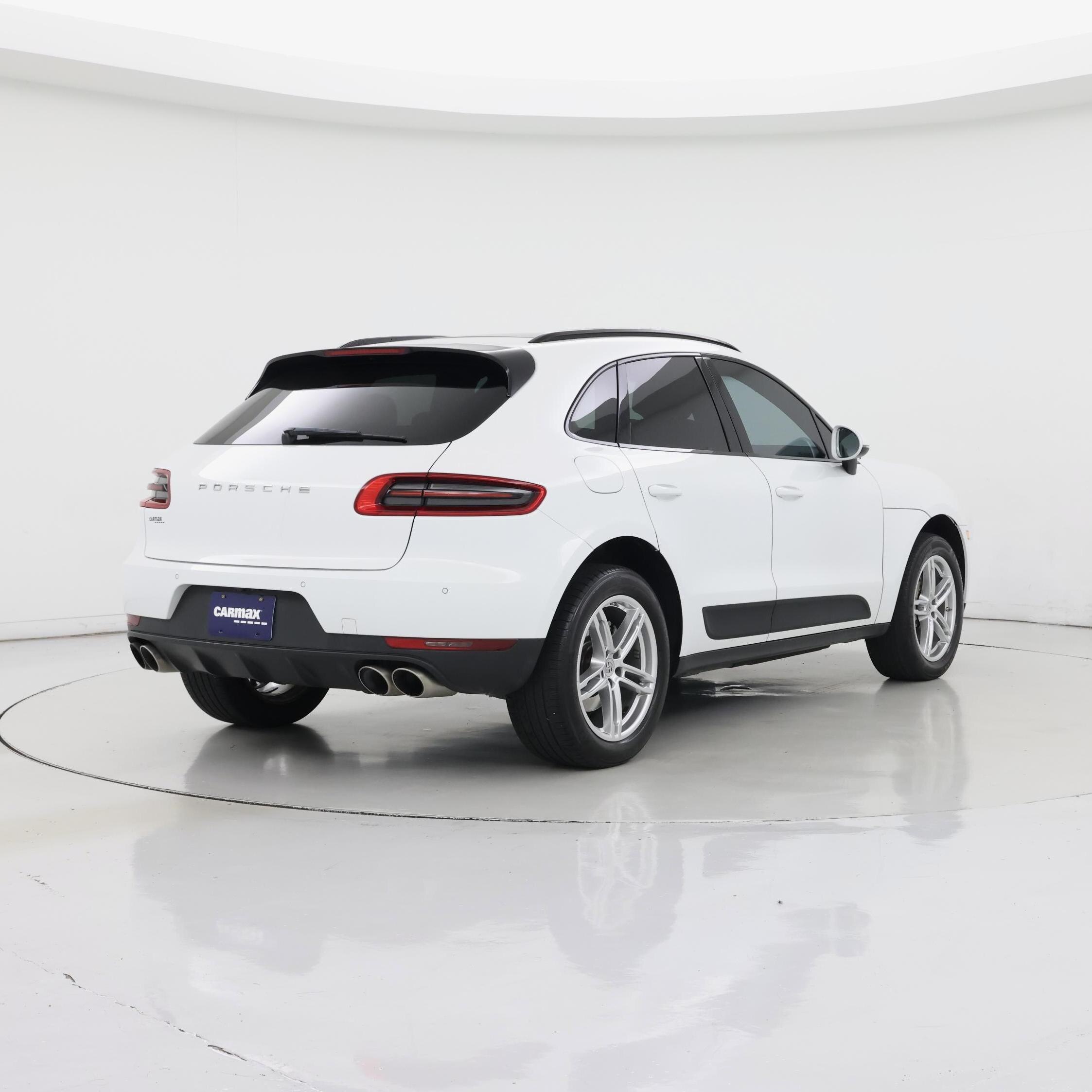 Thumbnail: 2015 Porsche Macan - 8