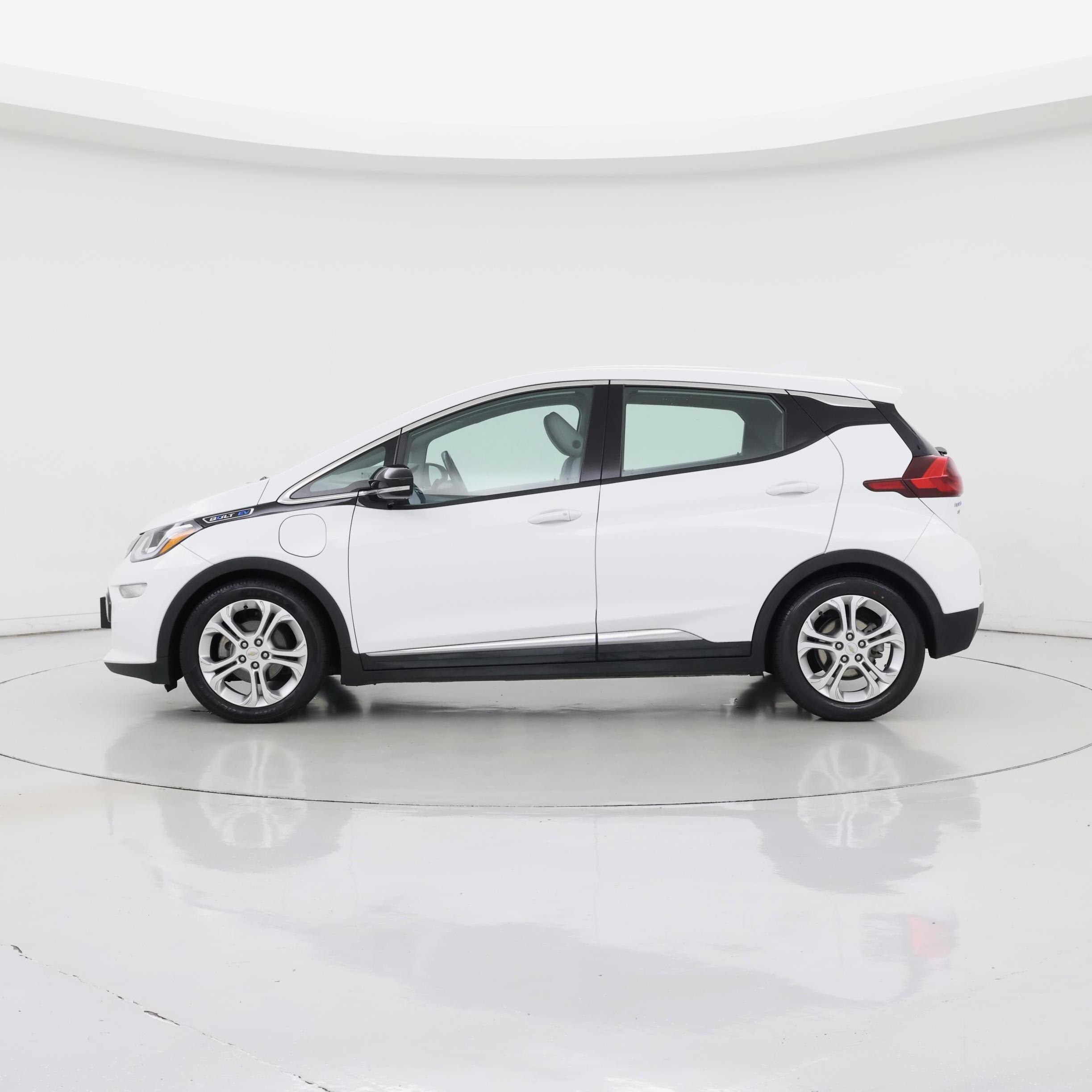 Thumbnail: 2021 Chevrolet Bolt EV - 3