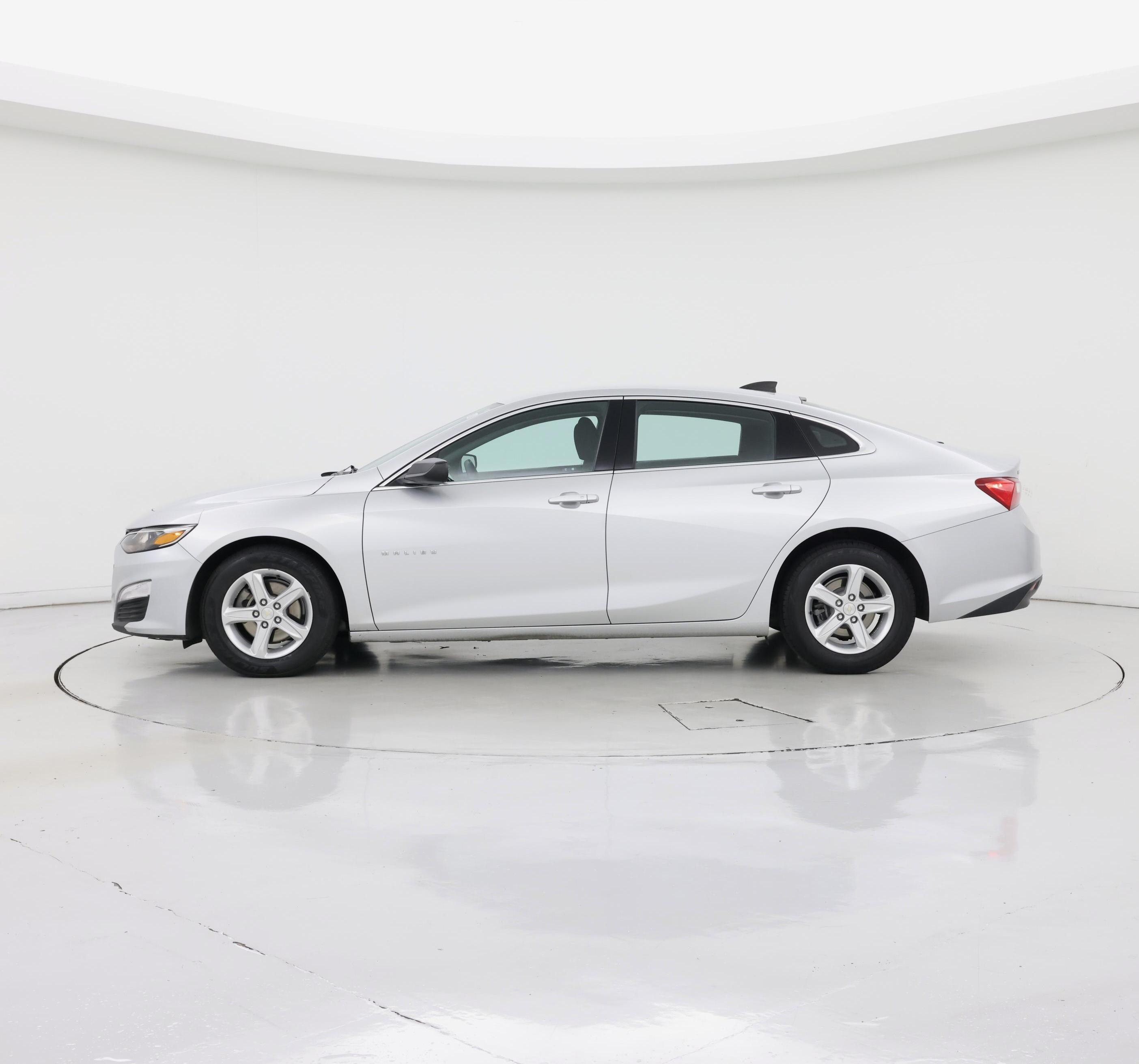 Thumbnail: 2019 Chevrolet Malibu - 3