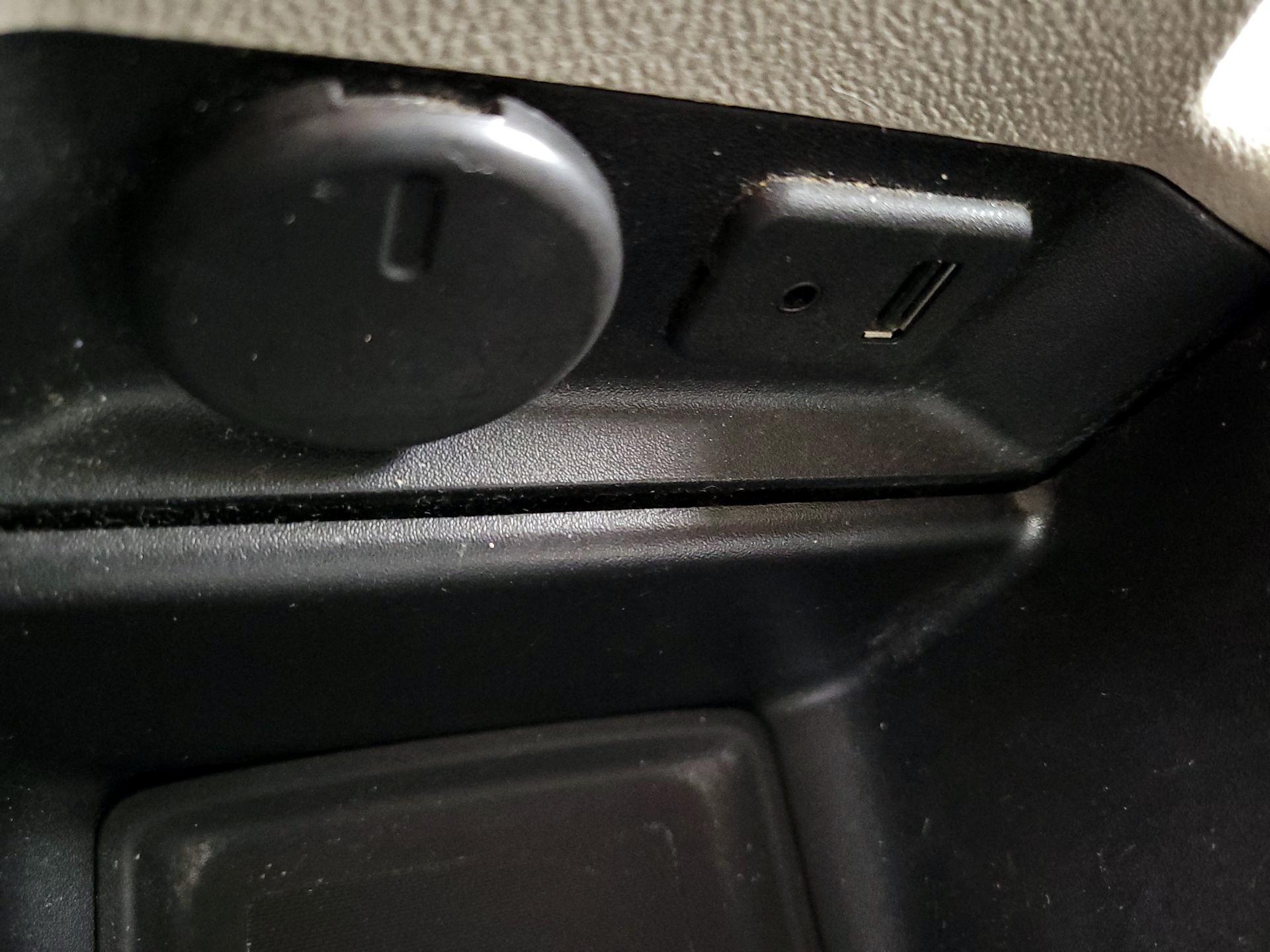 Thumbnail: 2014 Chevrolet Volt - 18