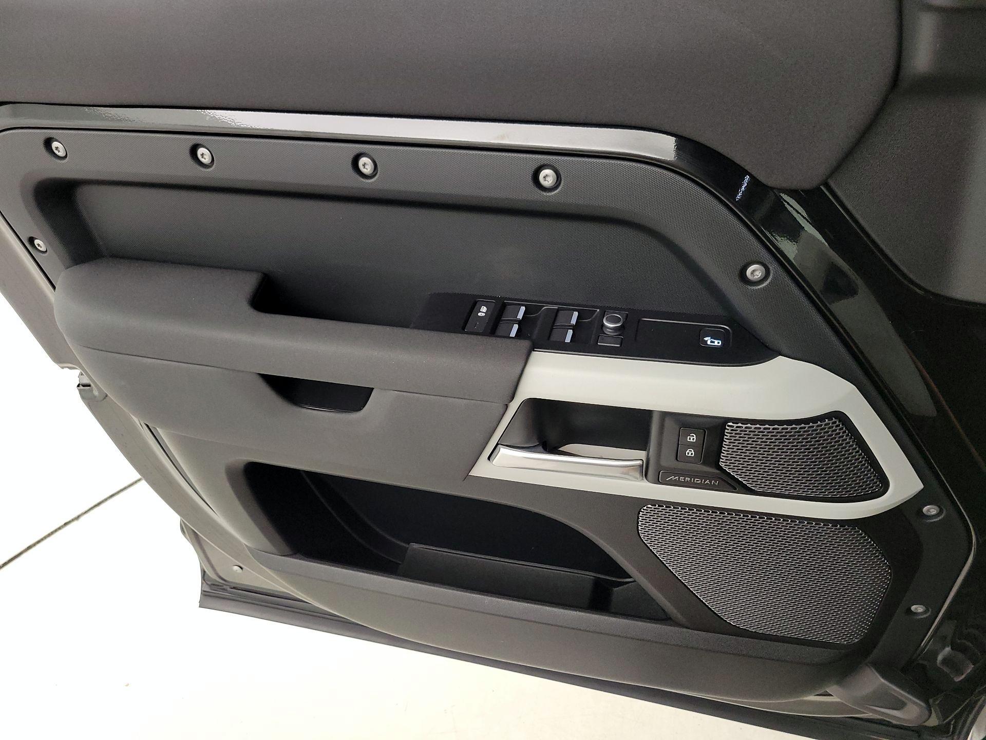 Thumbnail: 2021 Land Rover Defender - 12