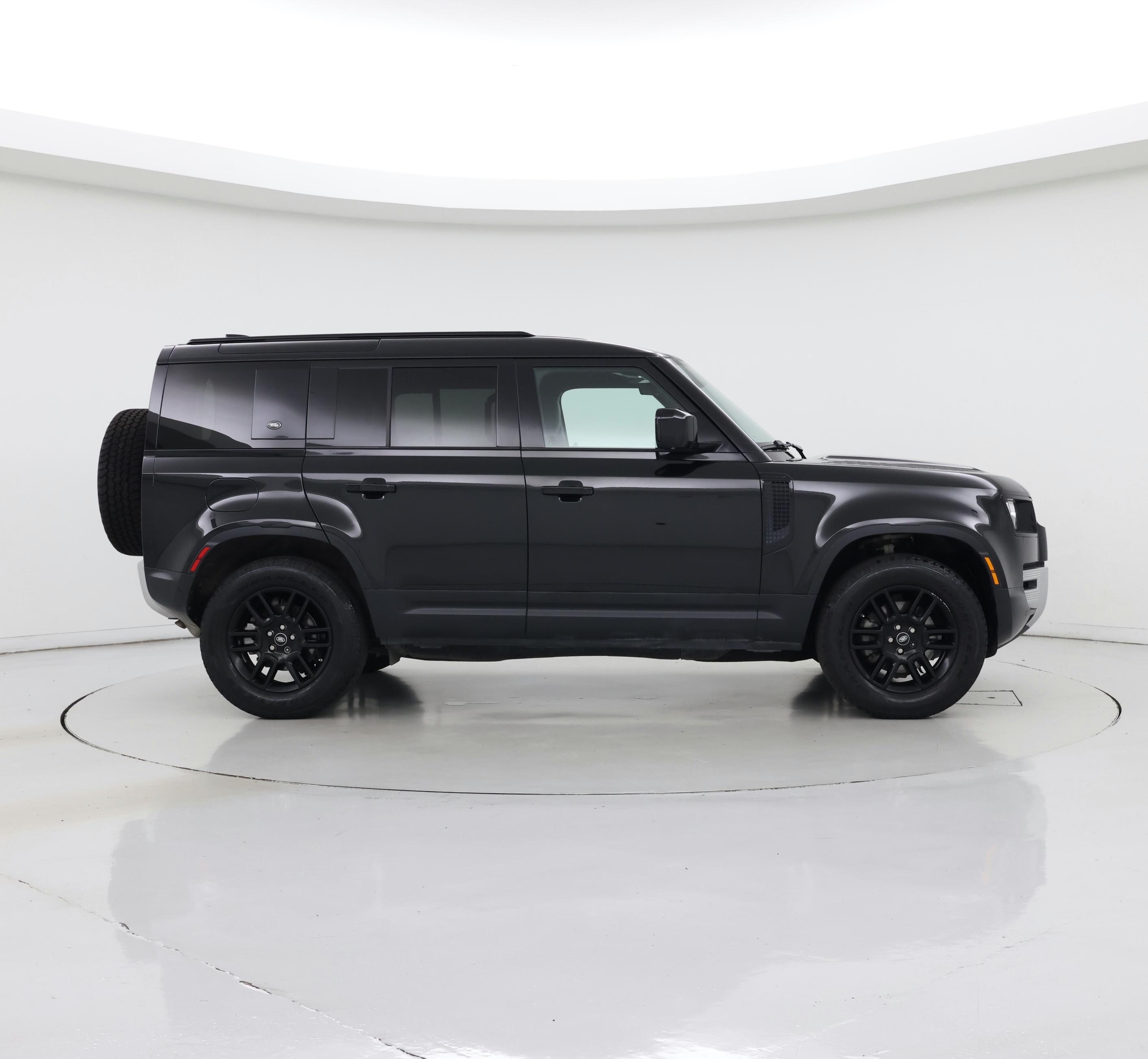 Thumbnail: 2021 Land Rover Defender - 7