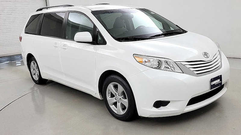 2017 Toyota Sienna LE Hero Image