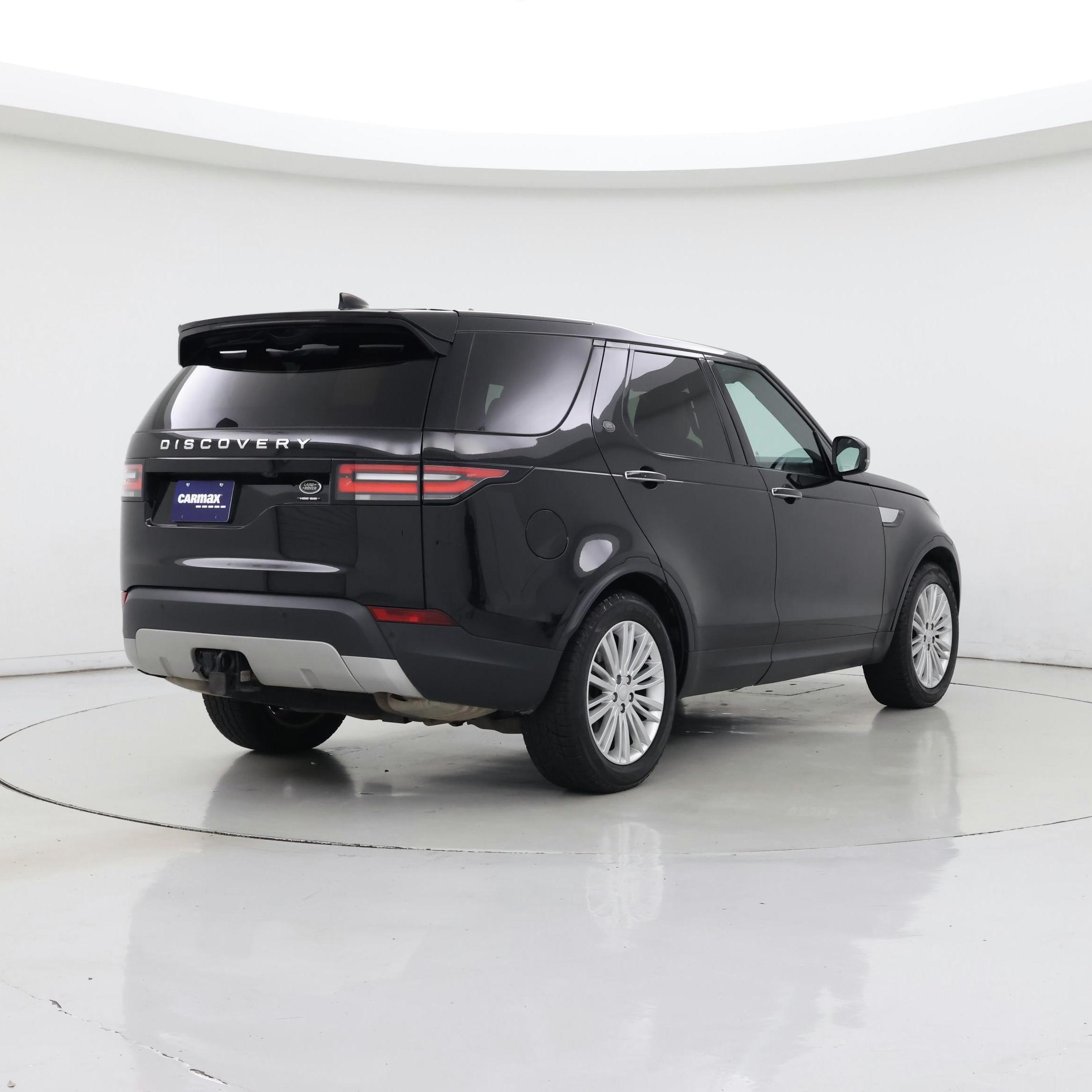 Thumbnail: 2017 Land Rover Discovery - 8