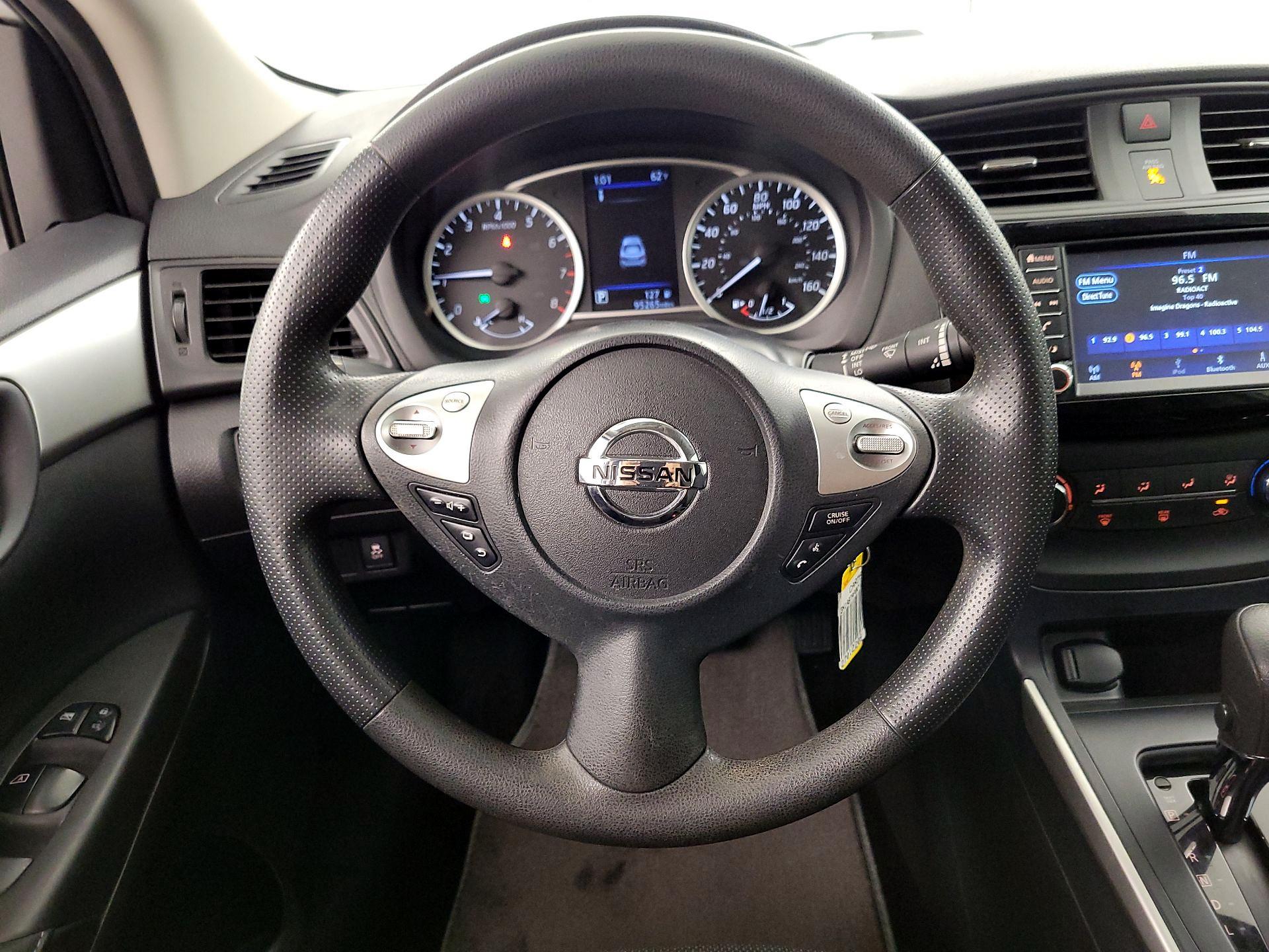 Thumbnail: 2019 Nissan Sentra - 10