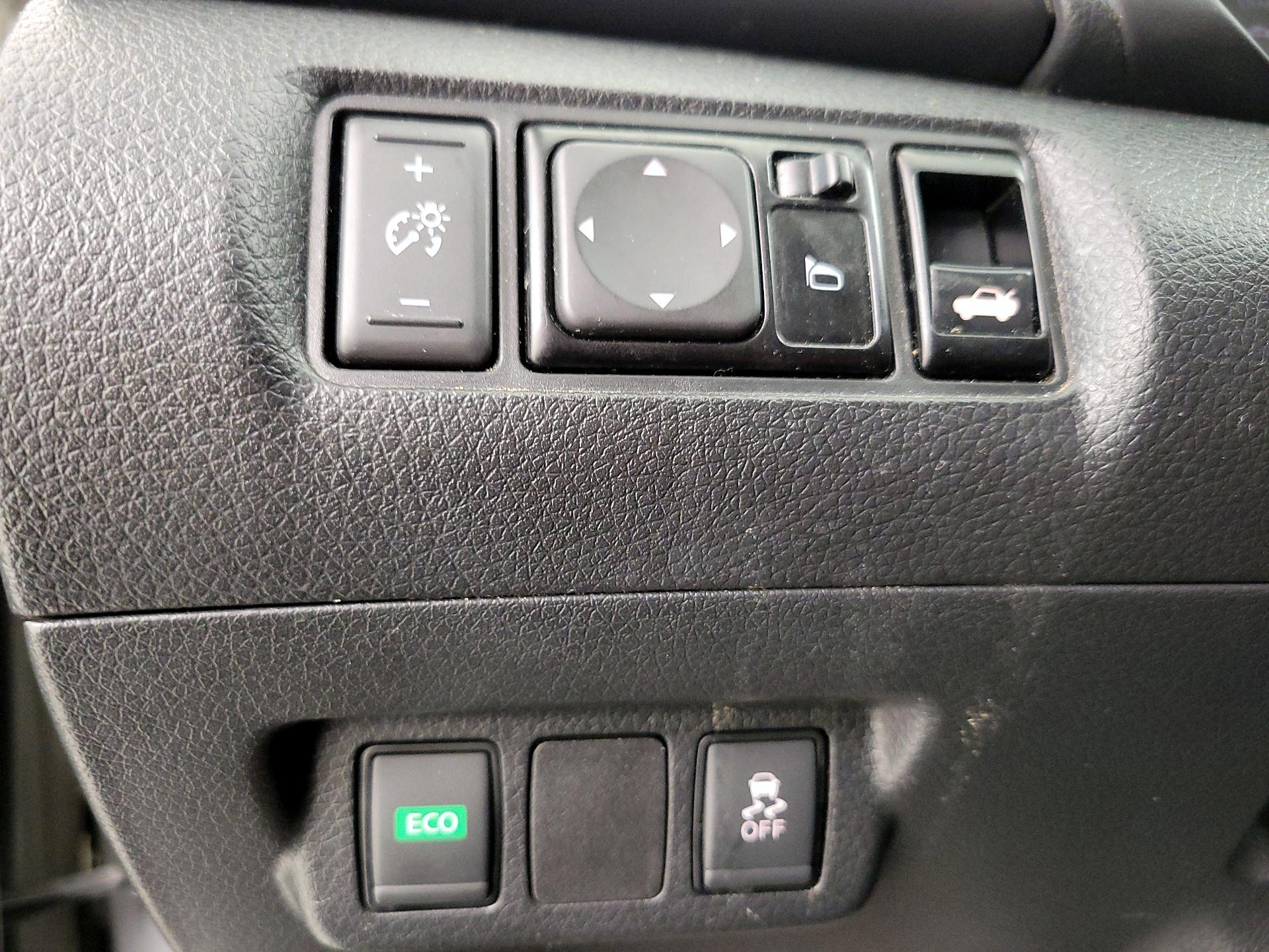 Thumbnail: 2019 Nissan Sentra - 13