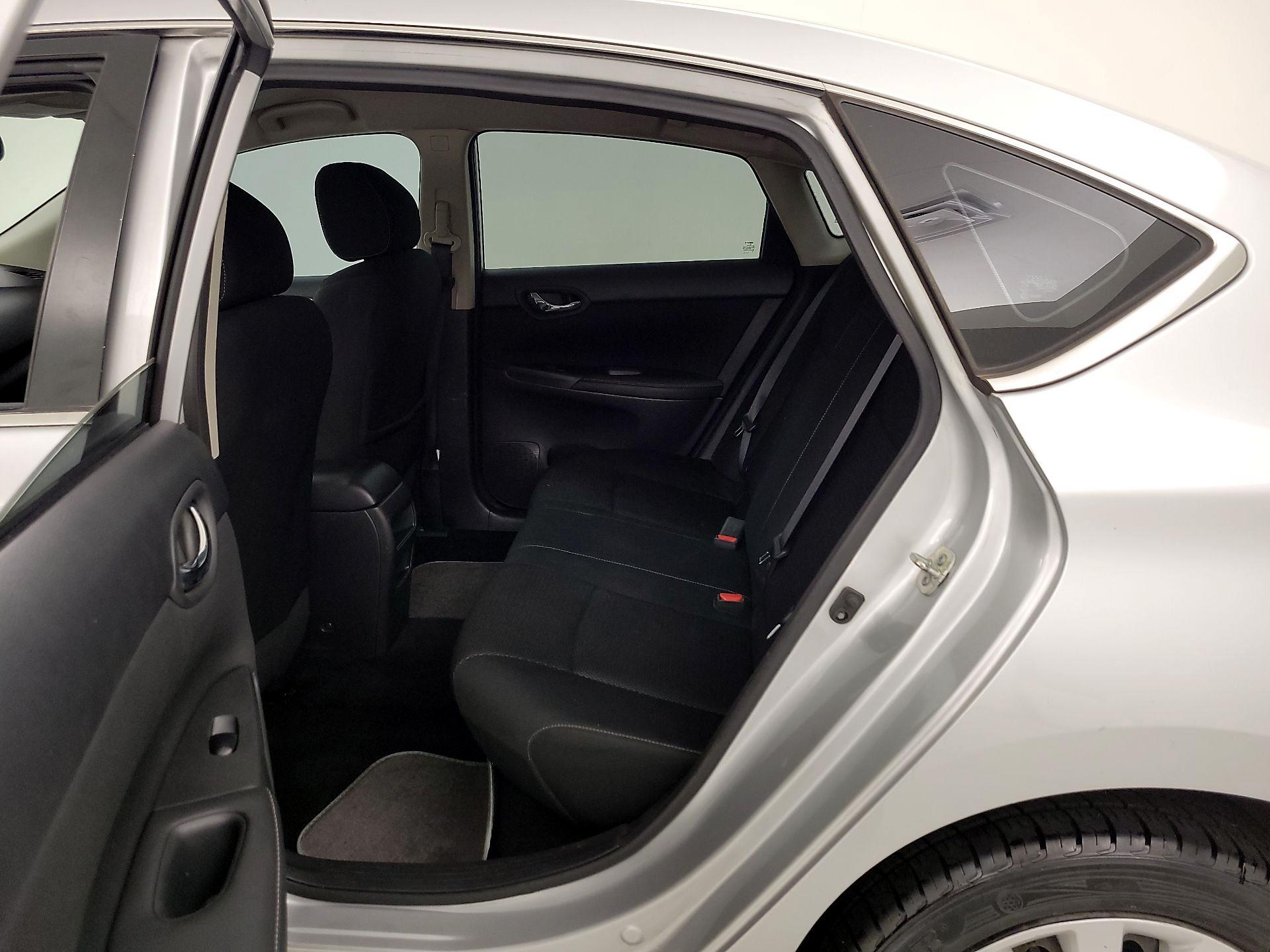 Thumbnail: 2019 Nissan Sentra - 19