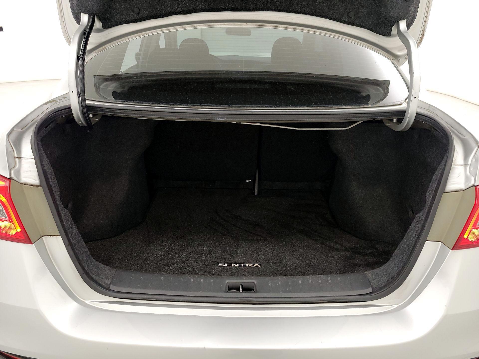 Thumbnail: 2019 Nissan Sentra - 20