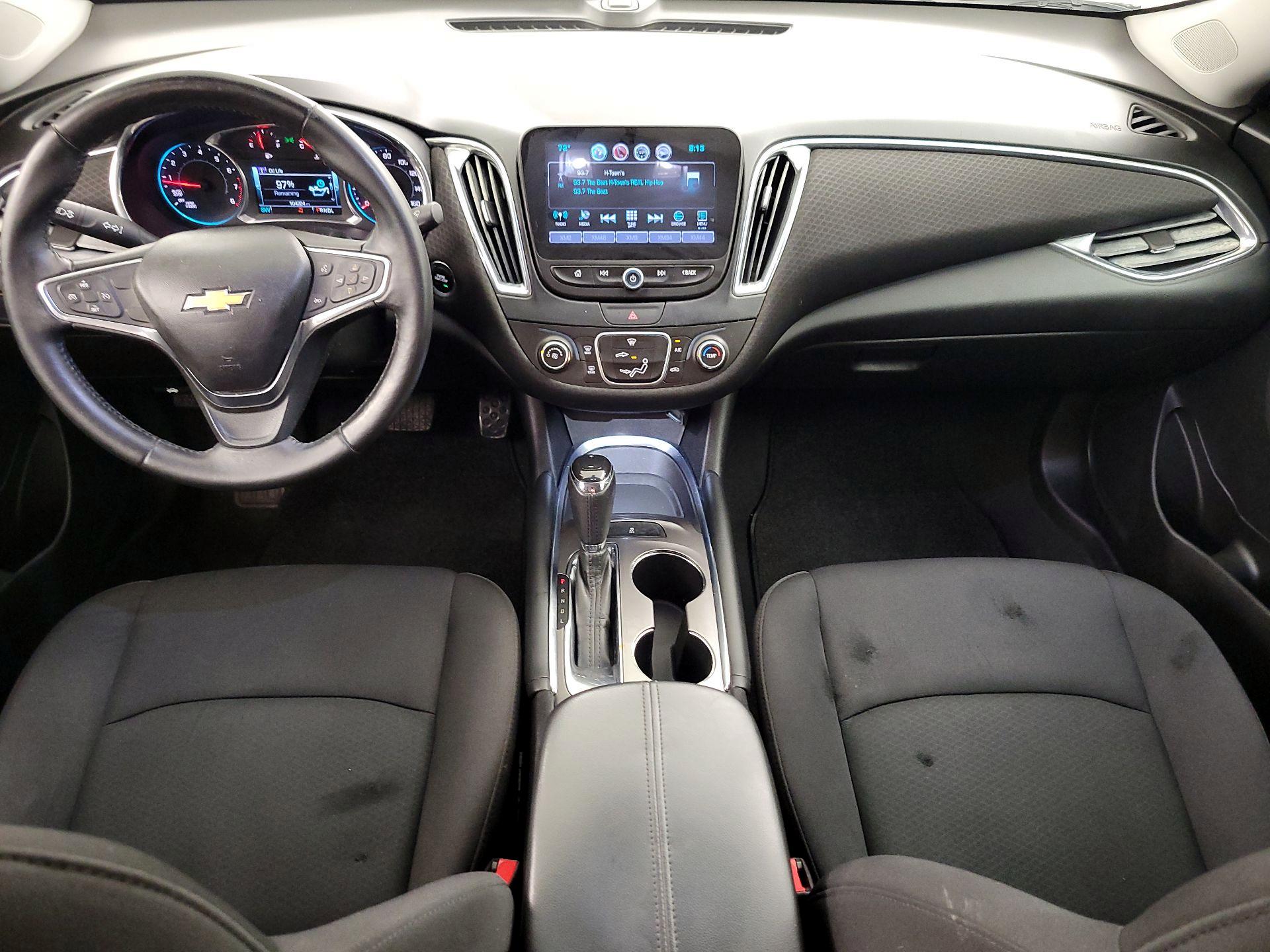 Thumbnail: 2017 Chevrolet Malibu - 9