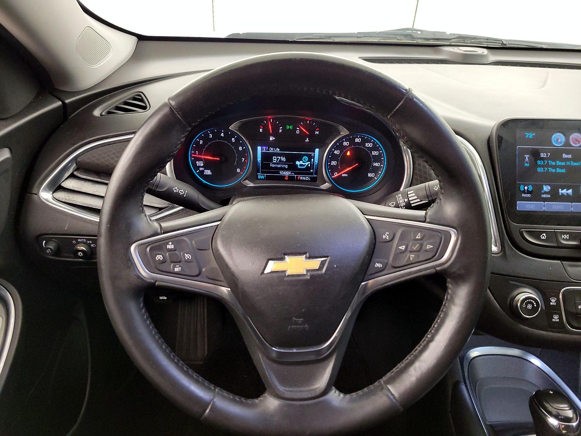 Thumbnail: 2017 Chevrolet Malibu - 10