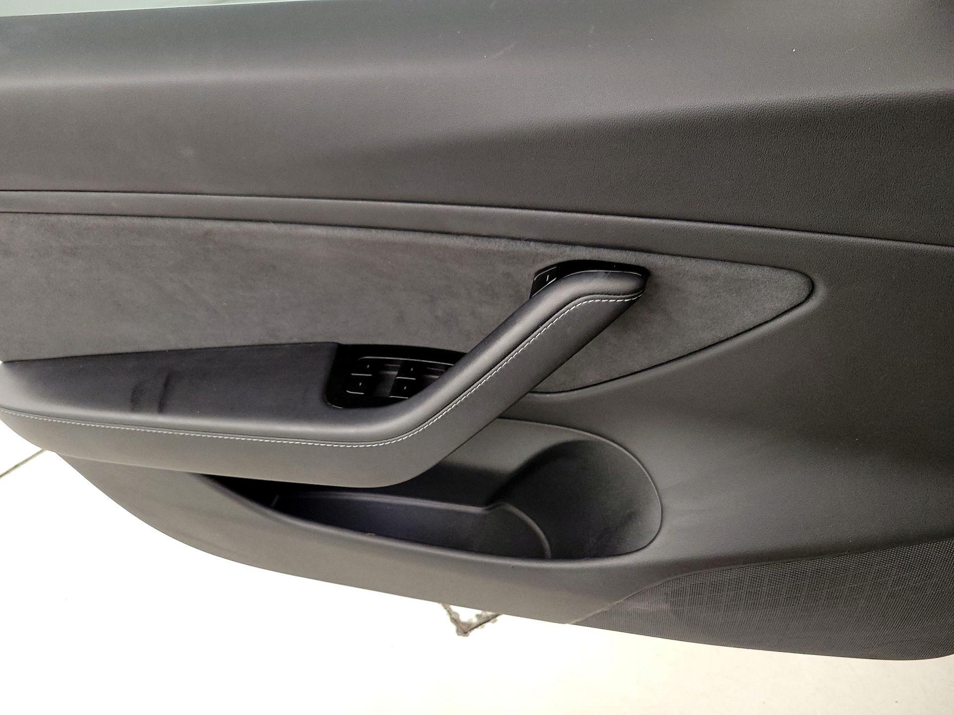 Thumbnail: 2018 Tesla Model 3 - 12