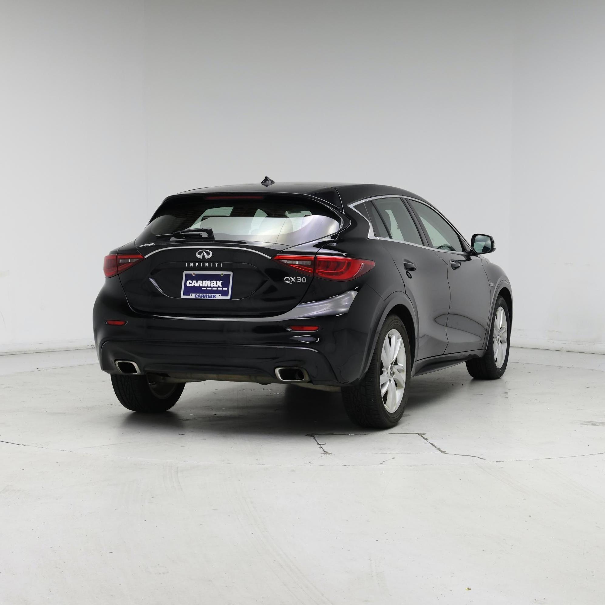 Thumbnail: 2018 INFINITI QX30 - 8