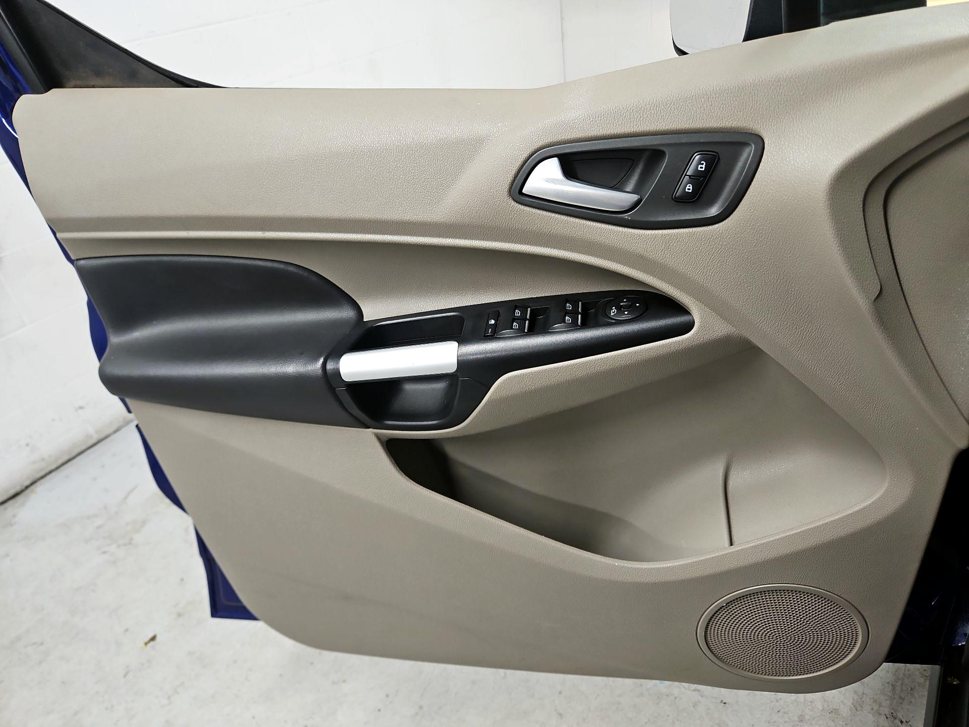 Thumbnail: 2017 Ford Transit Series - 12