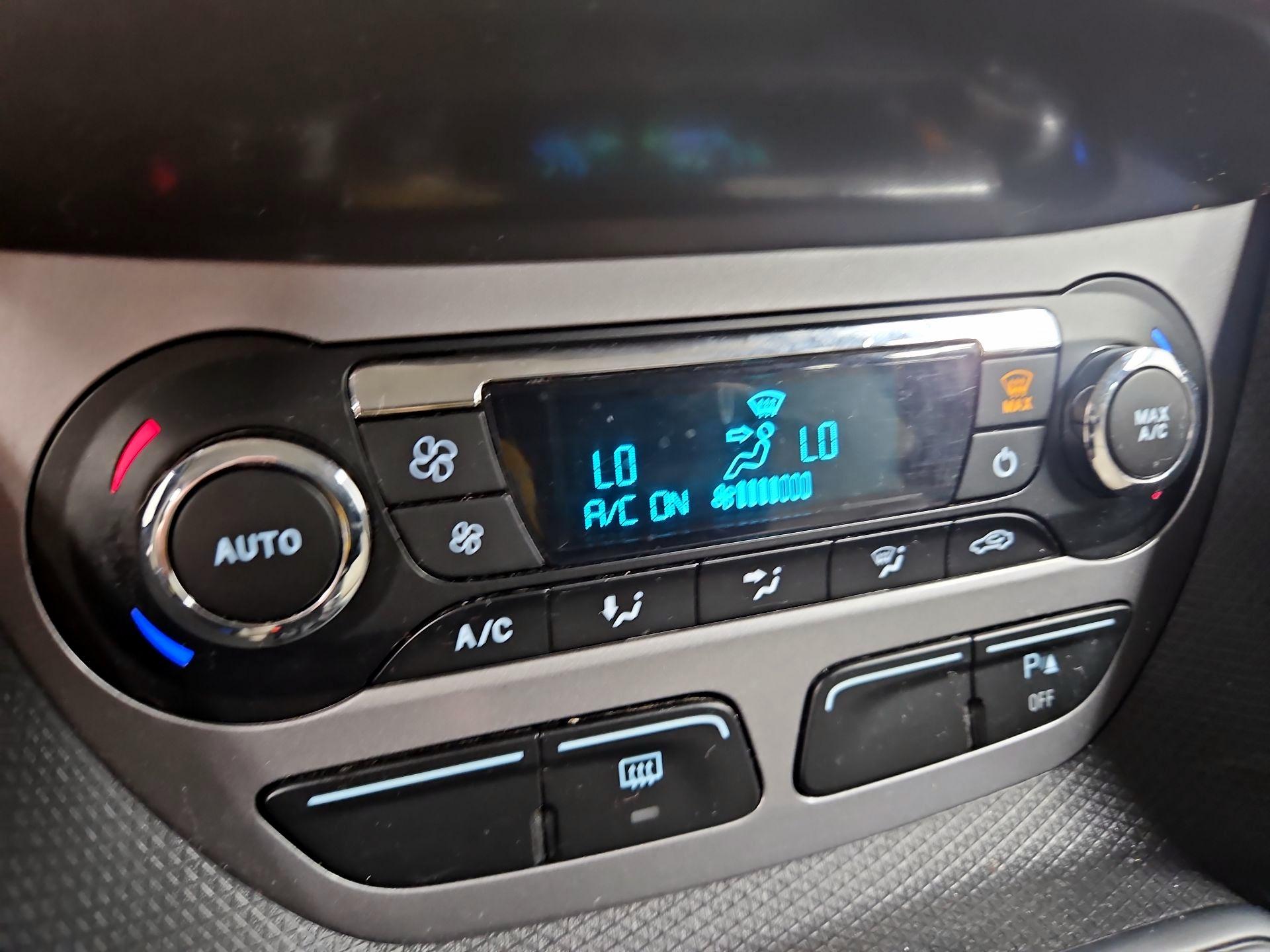 Thumbnail: 2017 Ford Transit Series - 16