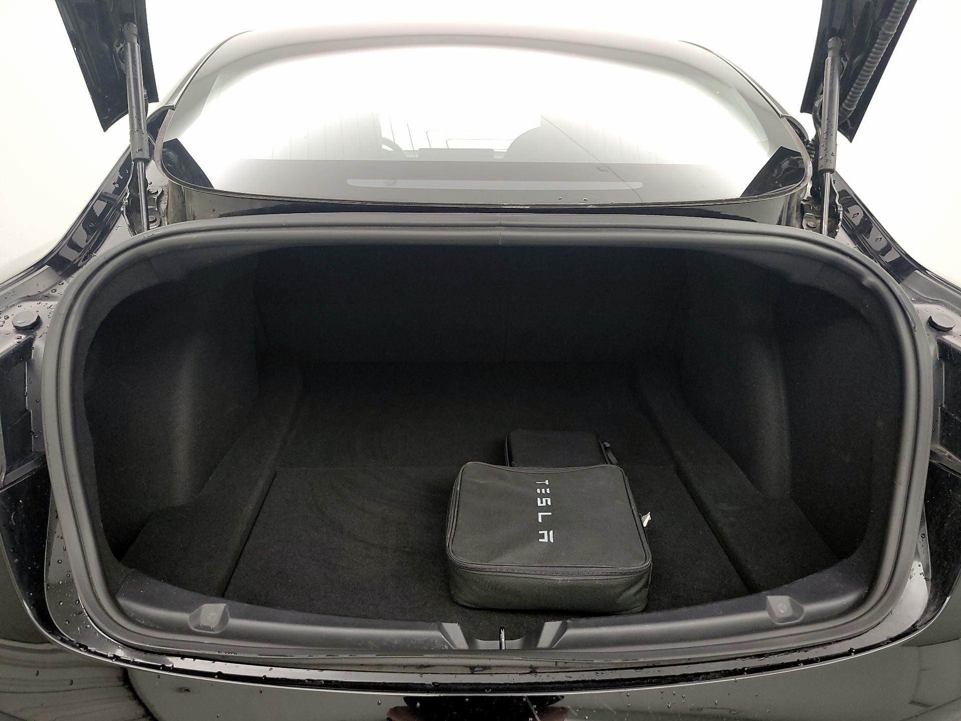 Thumbnail: 2018 Tesla Model 3 - 20