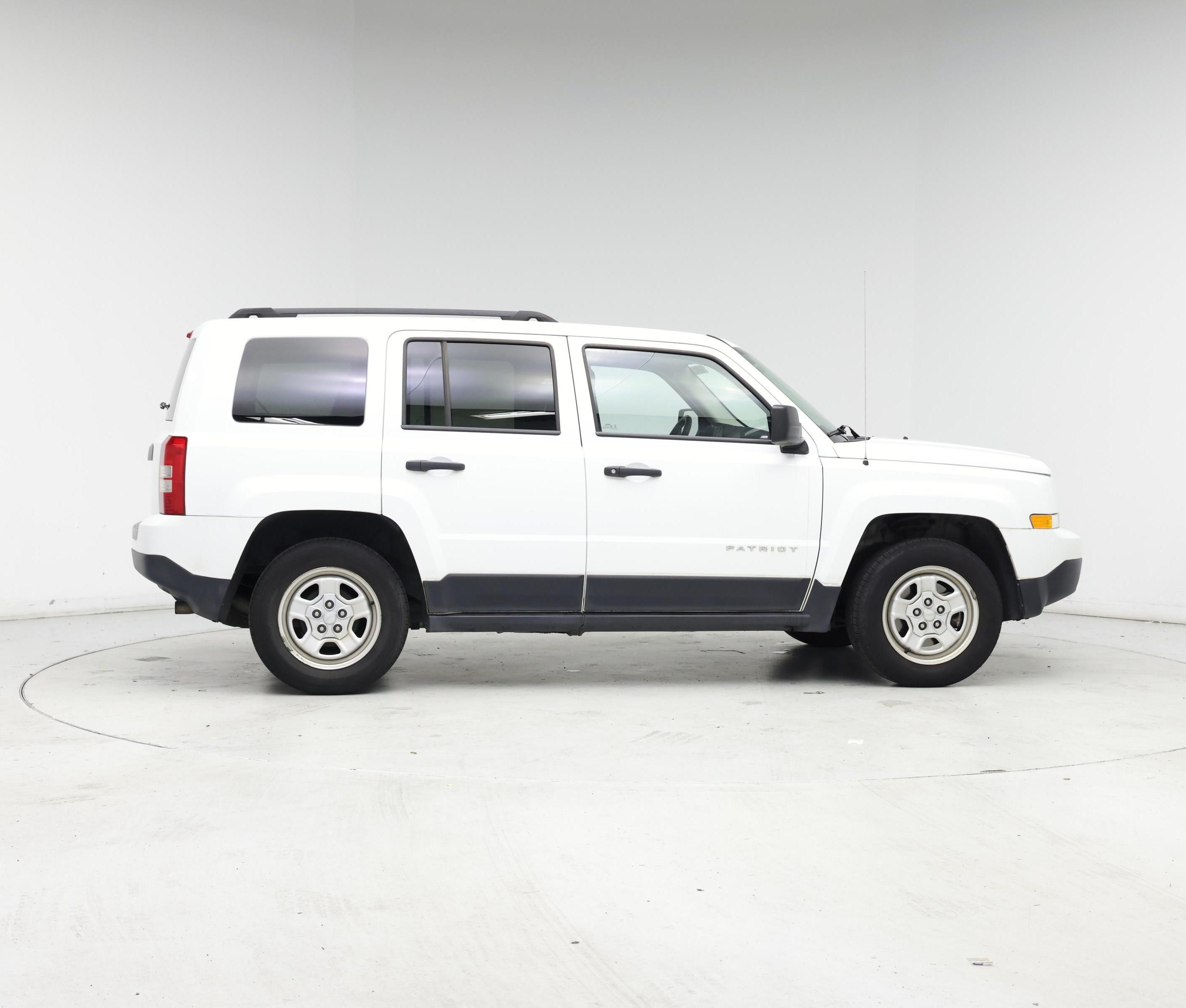 Thumbnail: 2017 Jeep Patriot - 7