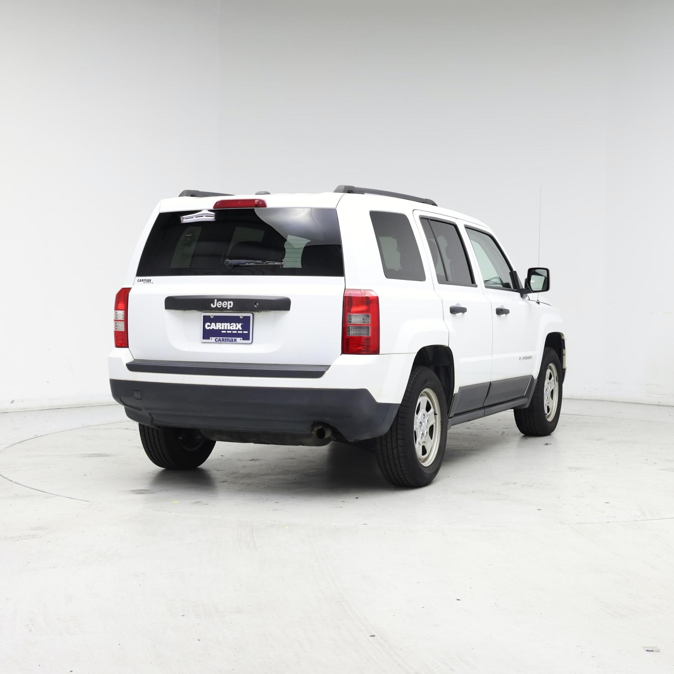 Thumbnail: 2017 Jeep Patriot - 8