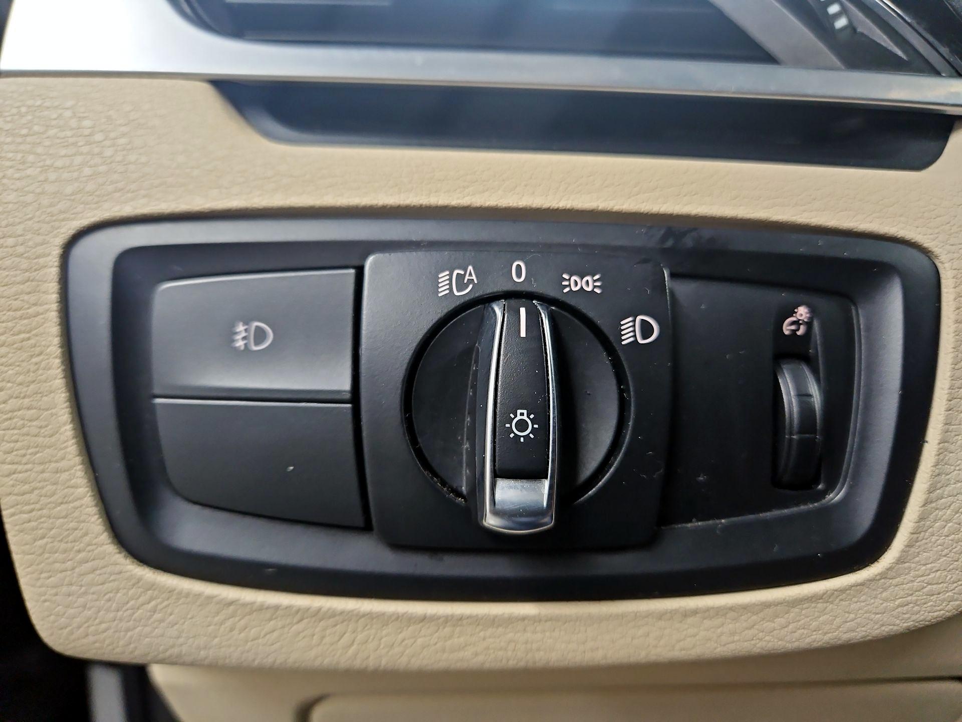 Thumbnail: 2016 BMW X1 - 13