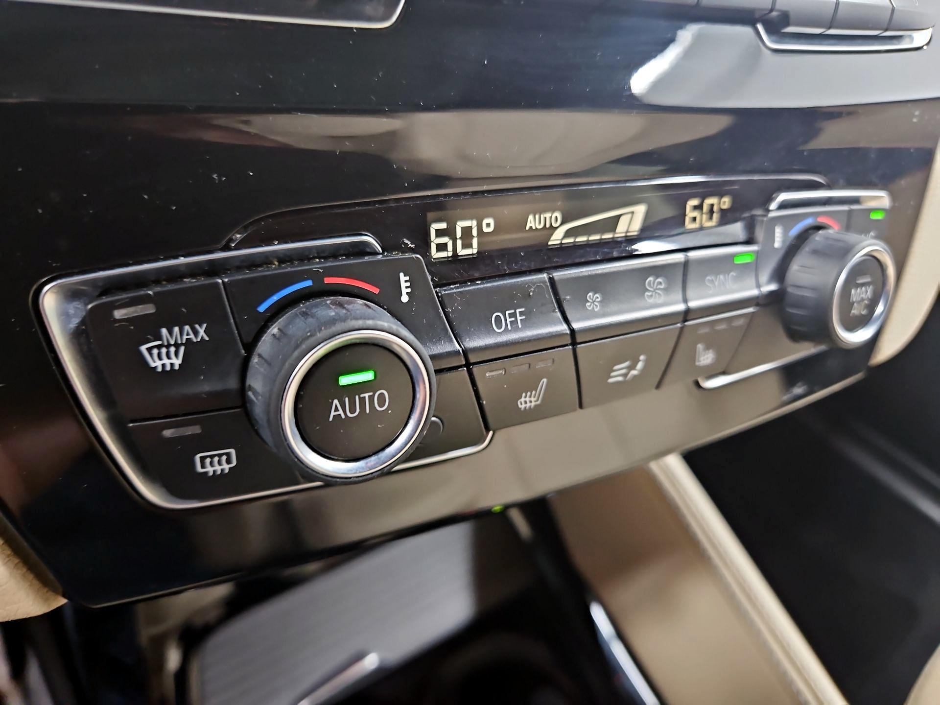 Thumbnail: 2016 BMW X1 - 15