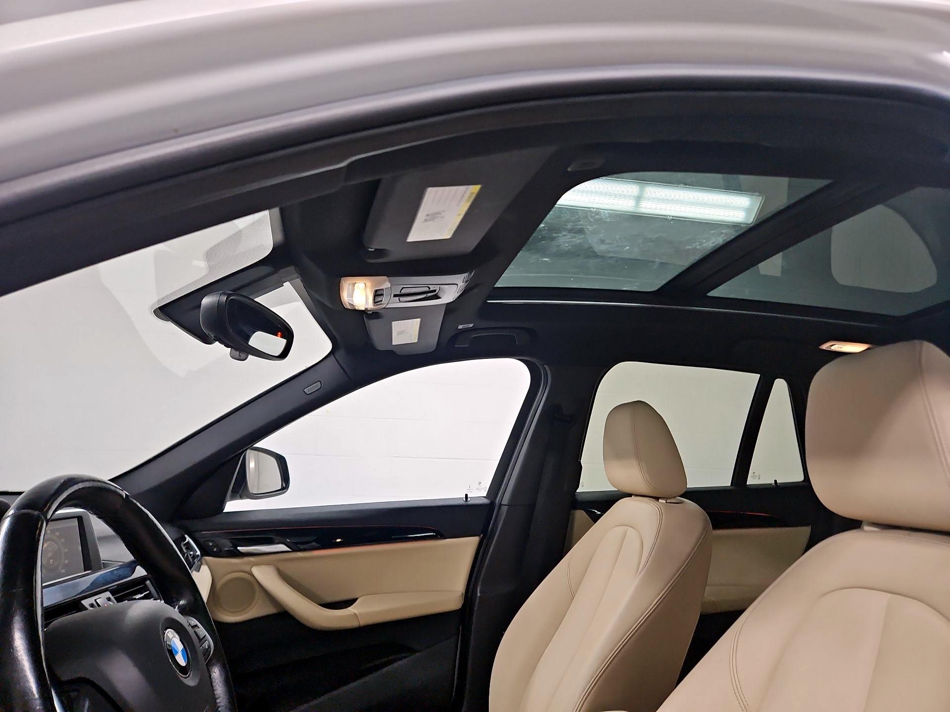 Thumbnail: 2016 BMW X1 - 18