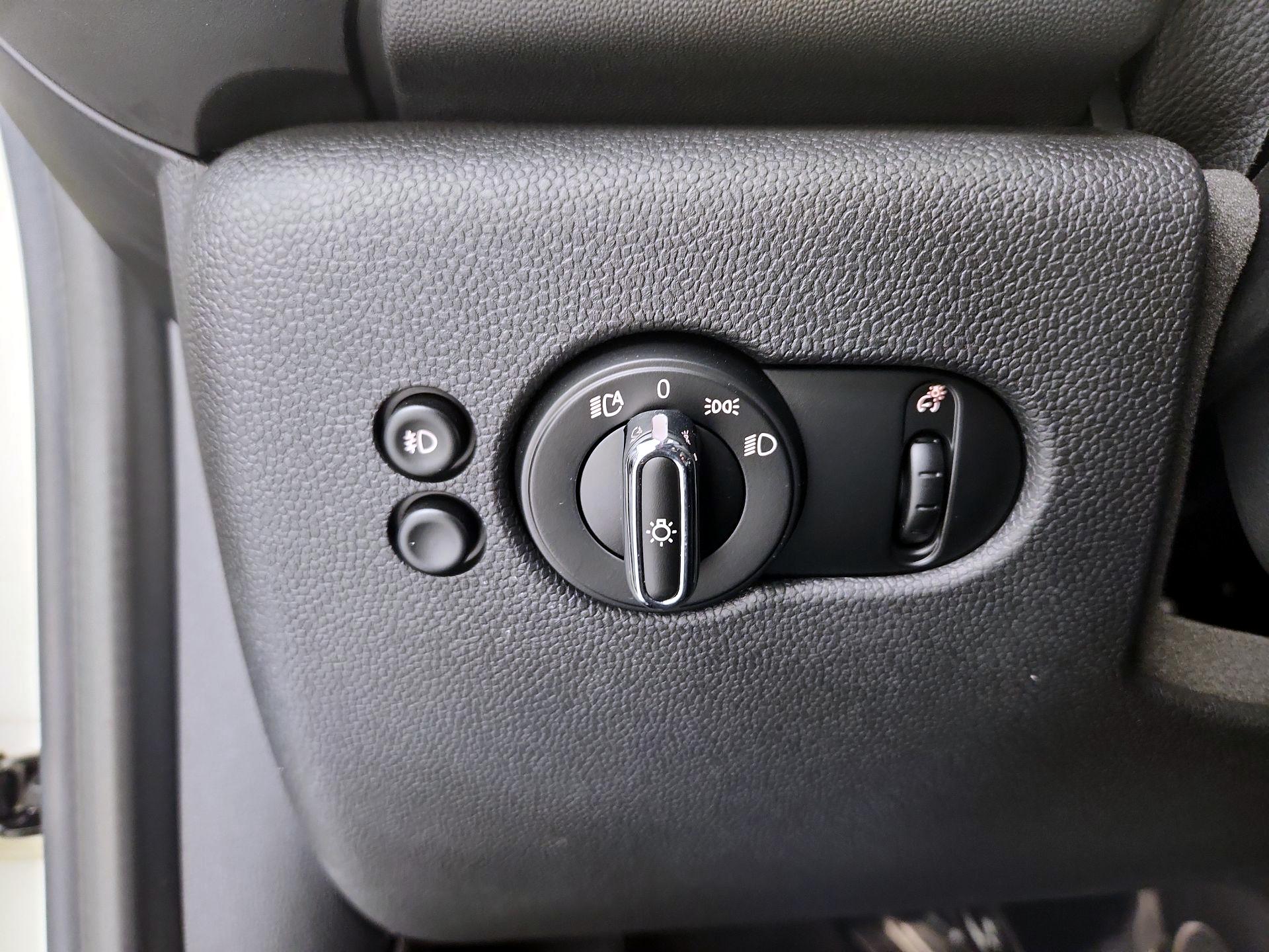 Thumbnail: 2021 MINI Cooper Hardtop - 13