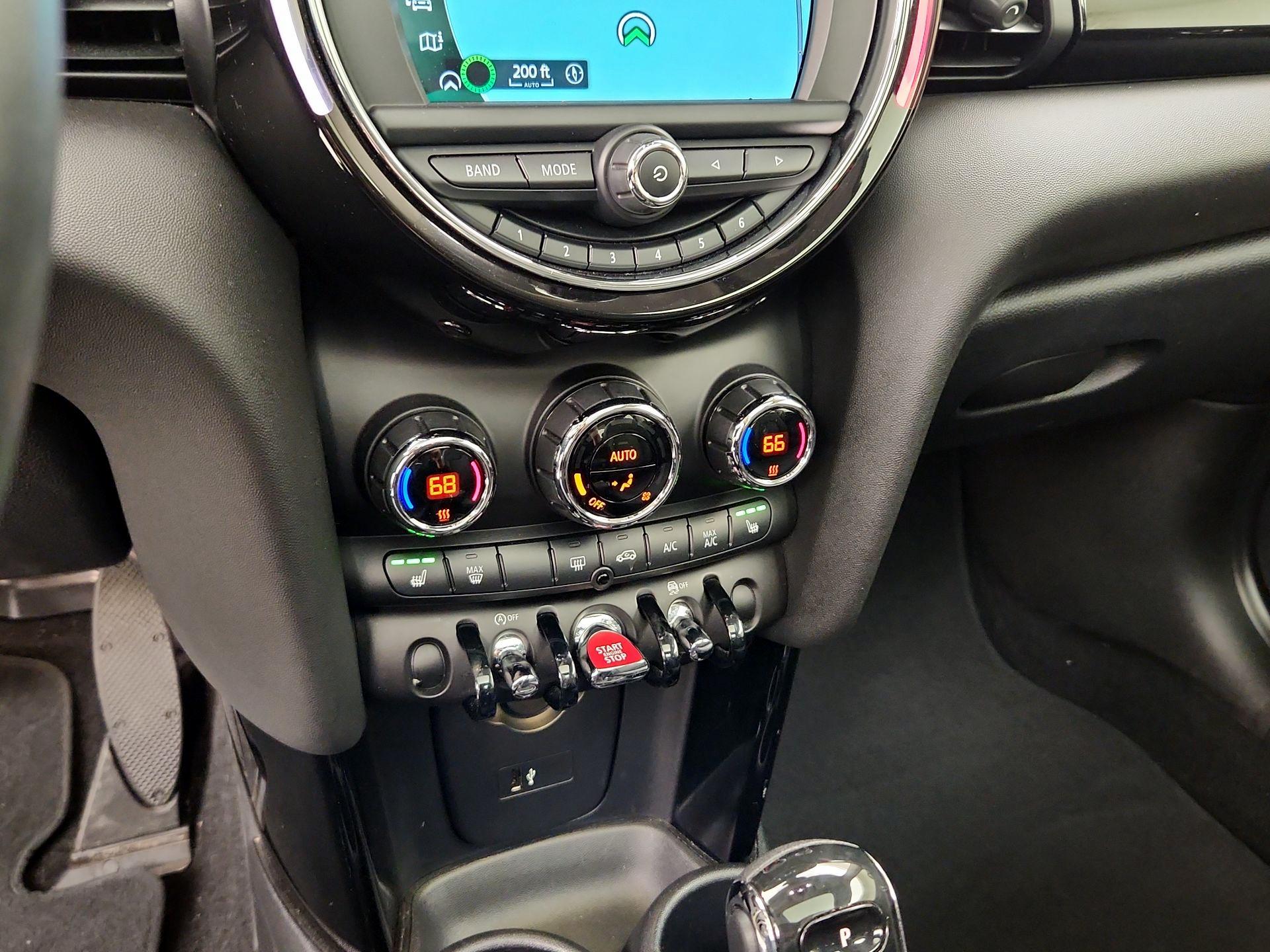 Thumbnail: 2021 MINI Cooper Hardtop - 17