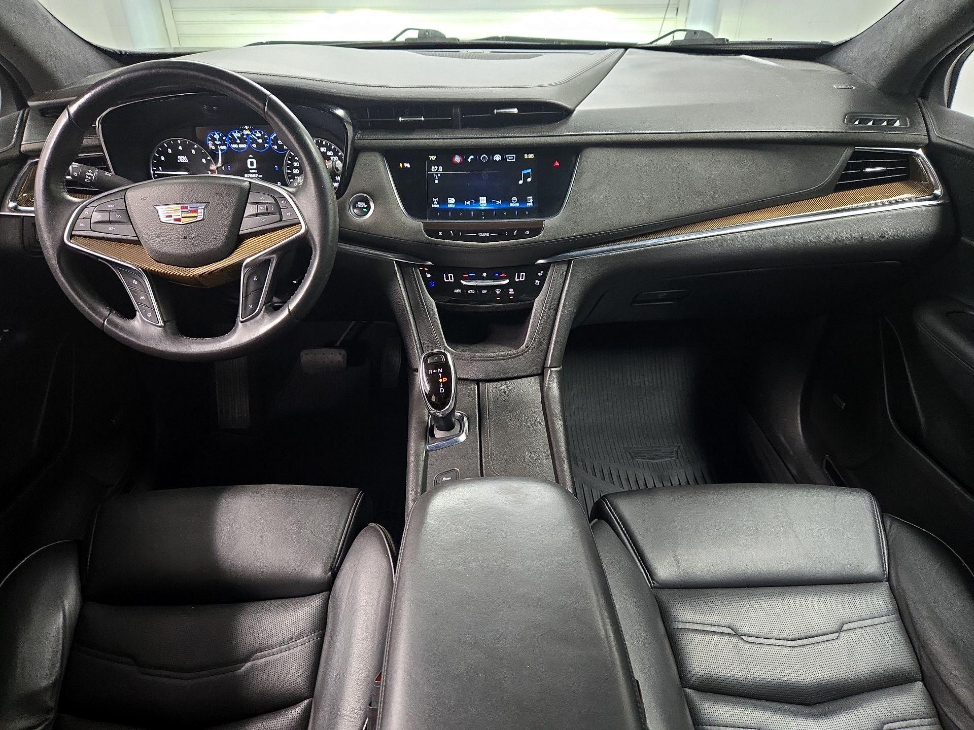 Thumbnail: 2017 Cadillac XT5 - 9