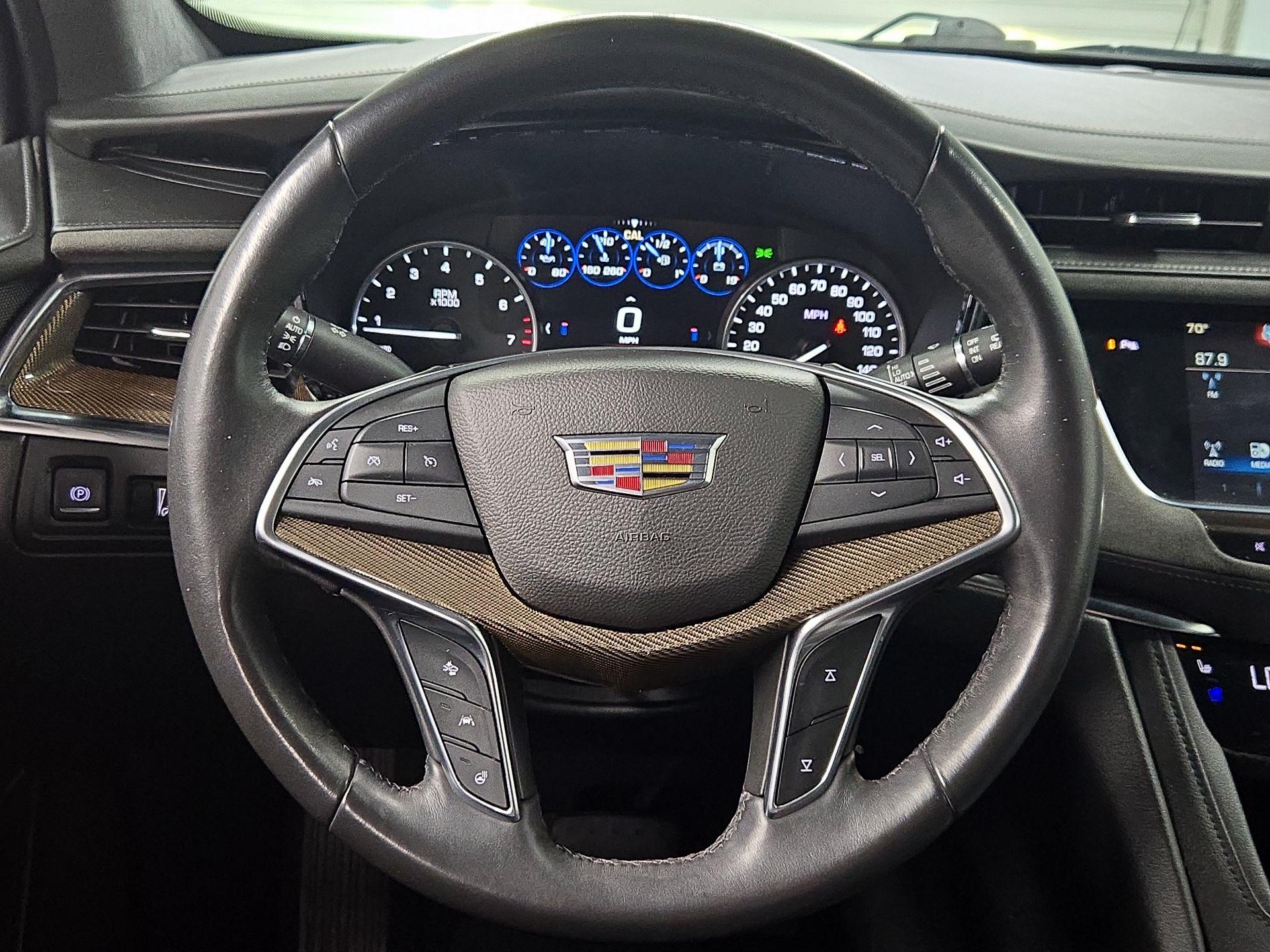 Thumbnail: 2017 Cadillac XT5 - 10