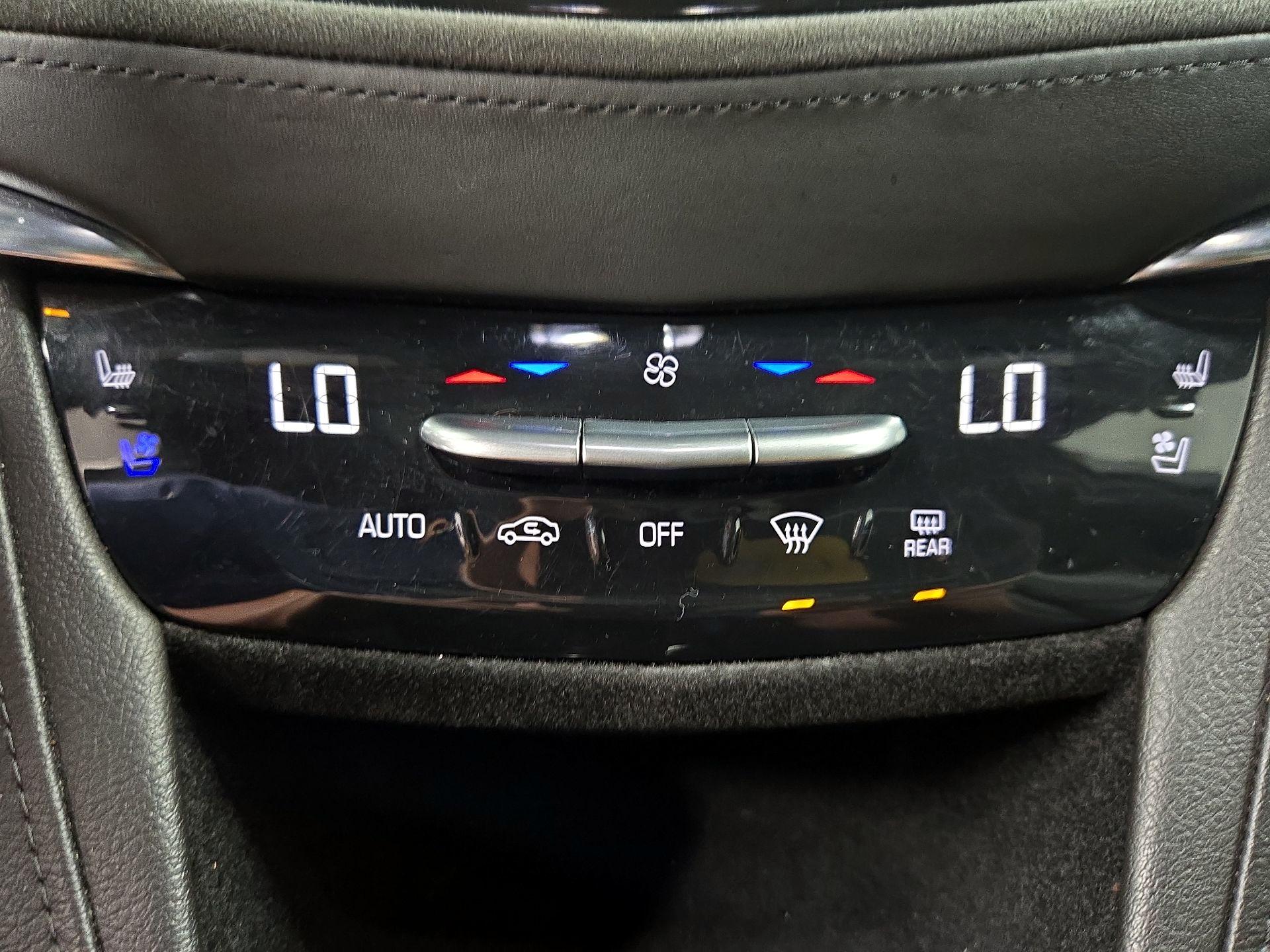Thumbnail: 2017 Cadillac XT5 - 17