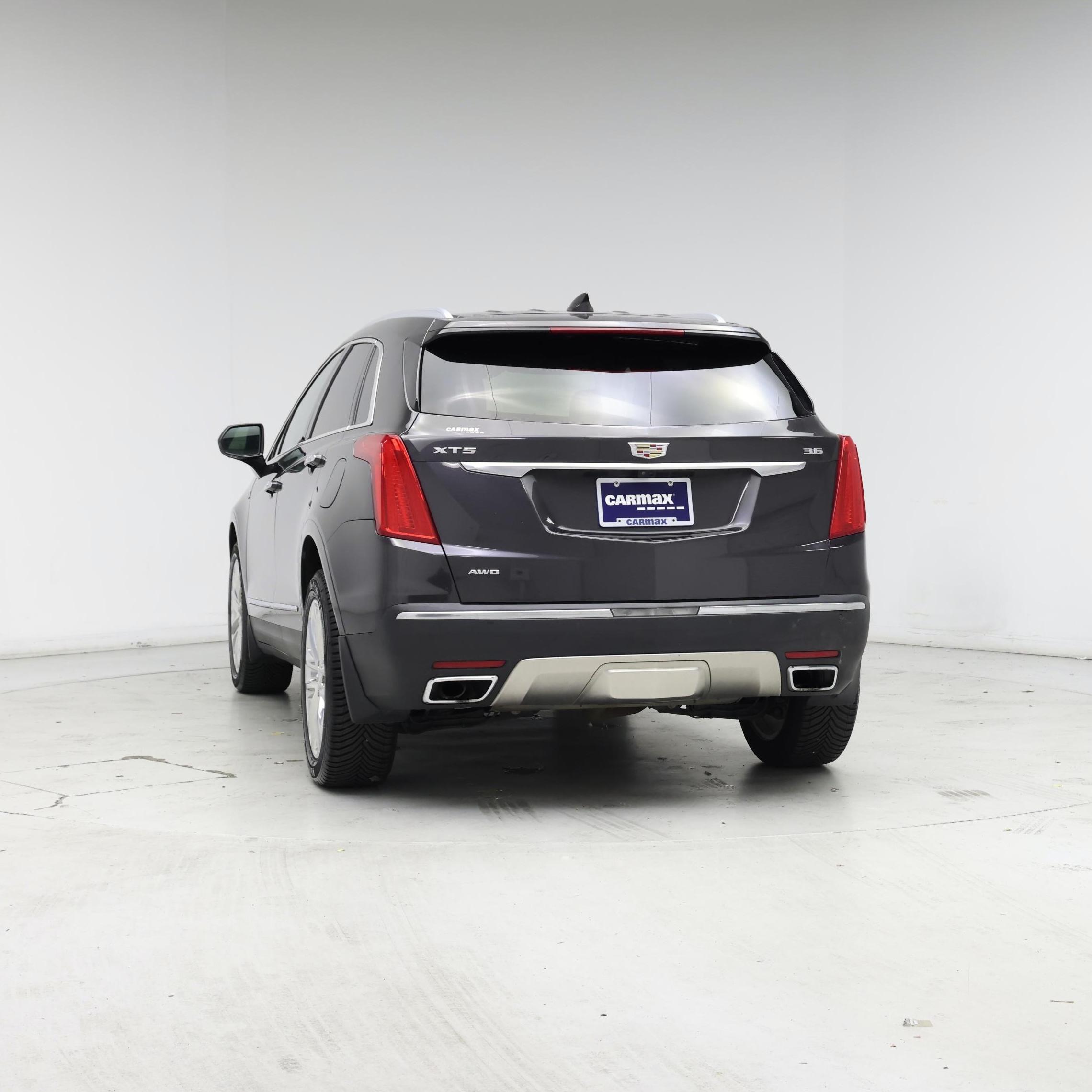 Thumbnail: 2017 Cadillac XT5 - 6