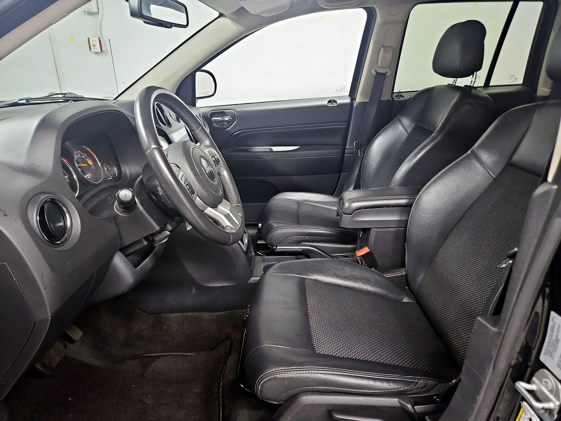 Thumbnail: 2016 Jeep Compass - 11