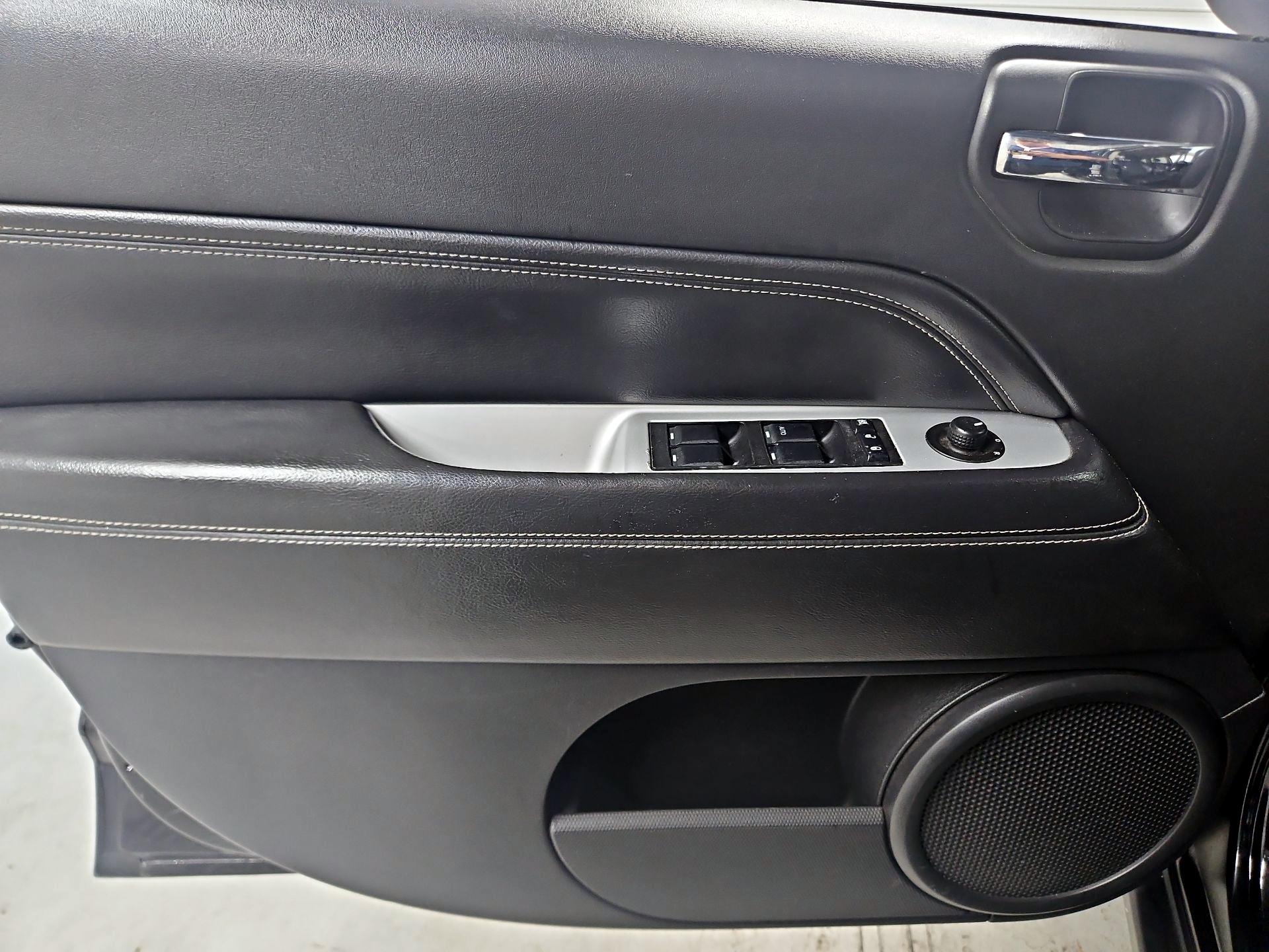 Thumbnail: 2016 Jeep Compass - 12