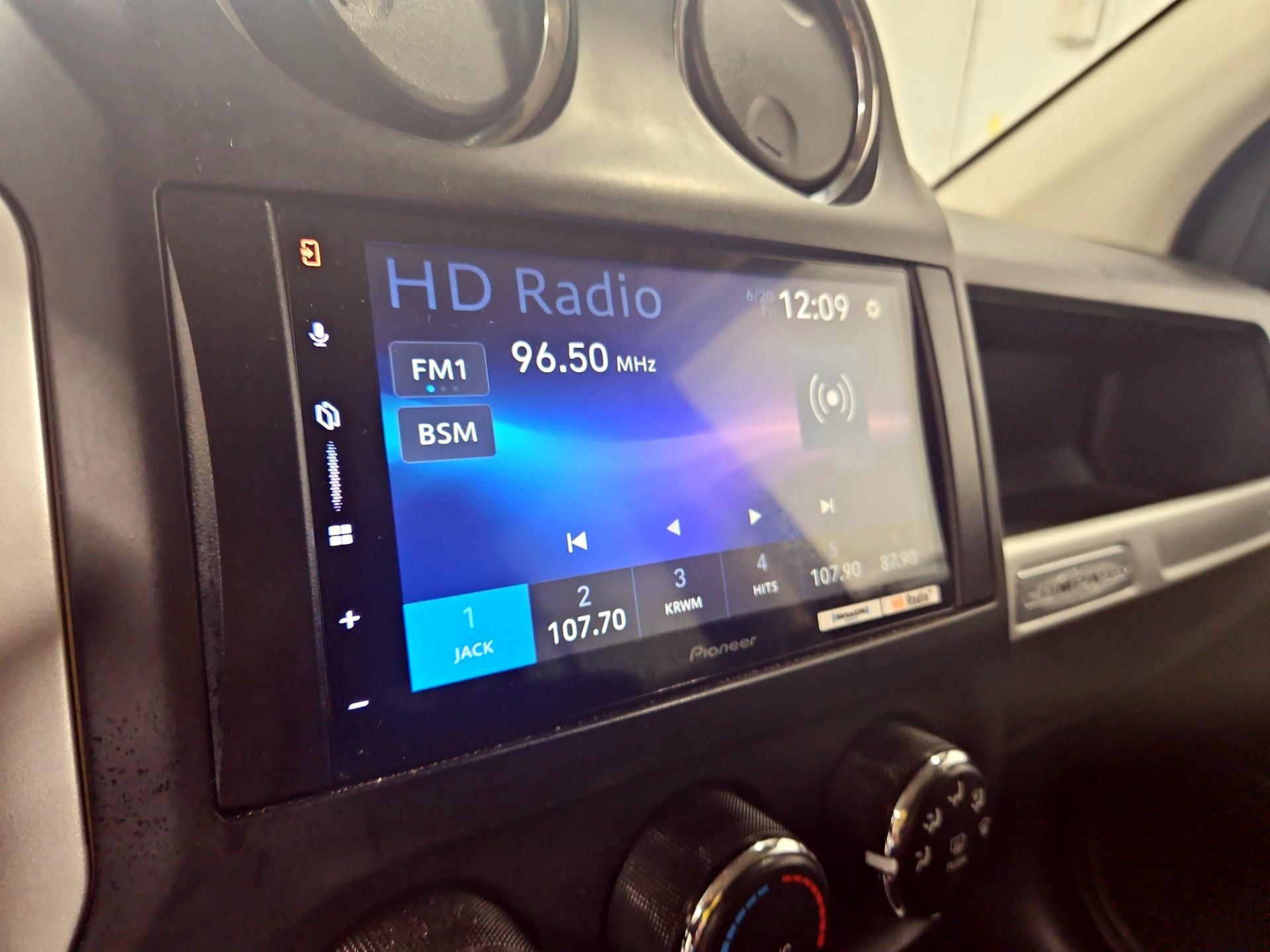 Thumbnail: 2016 Jeep Compass - 13