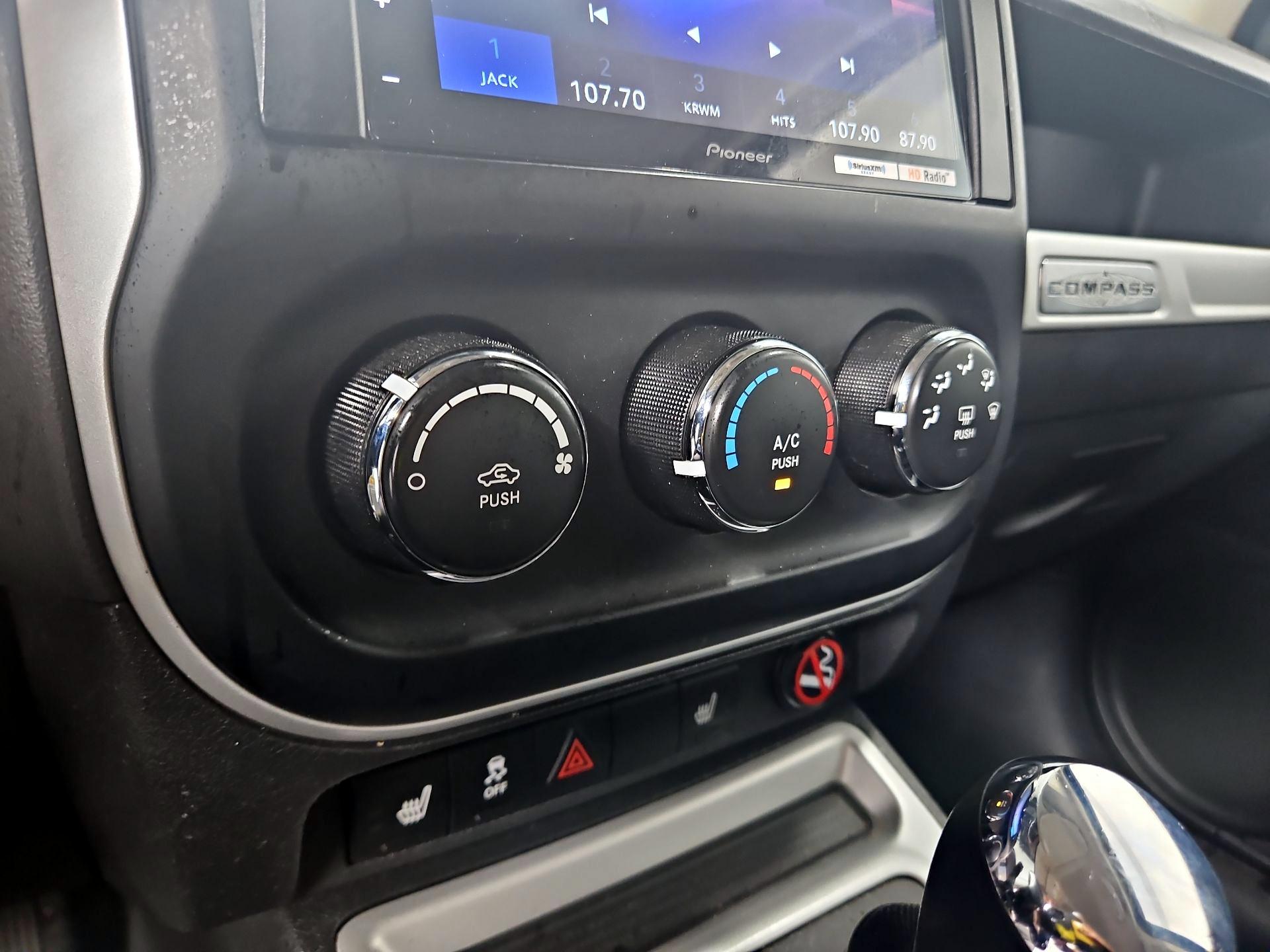 Thumbnail: 2016 Jeep Compass - 14