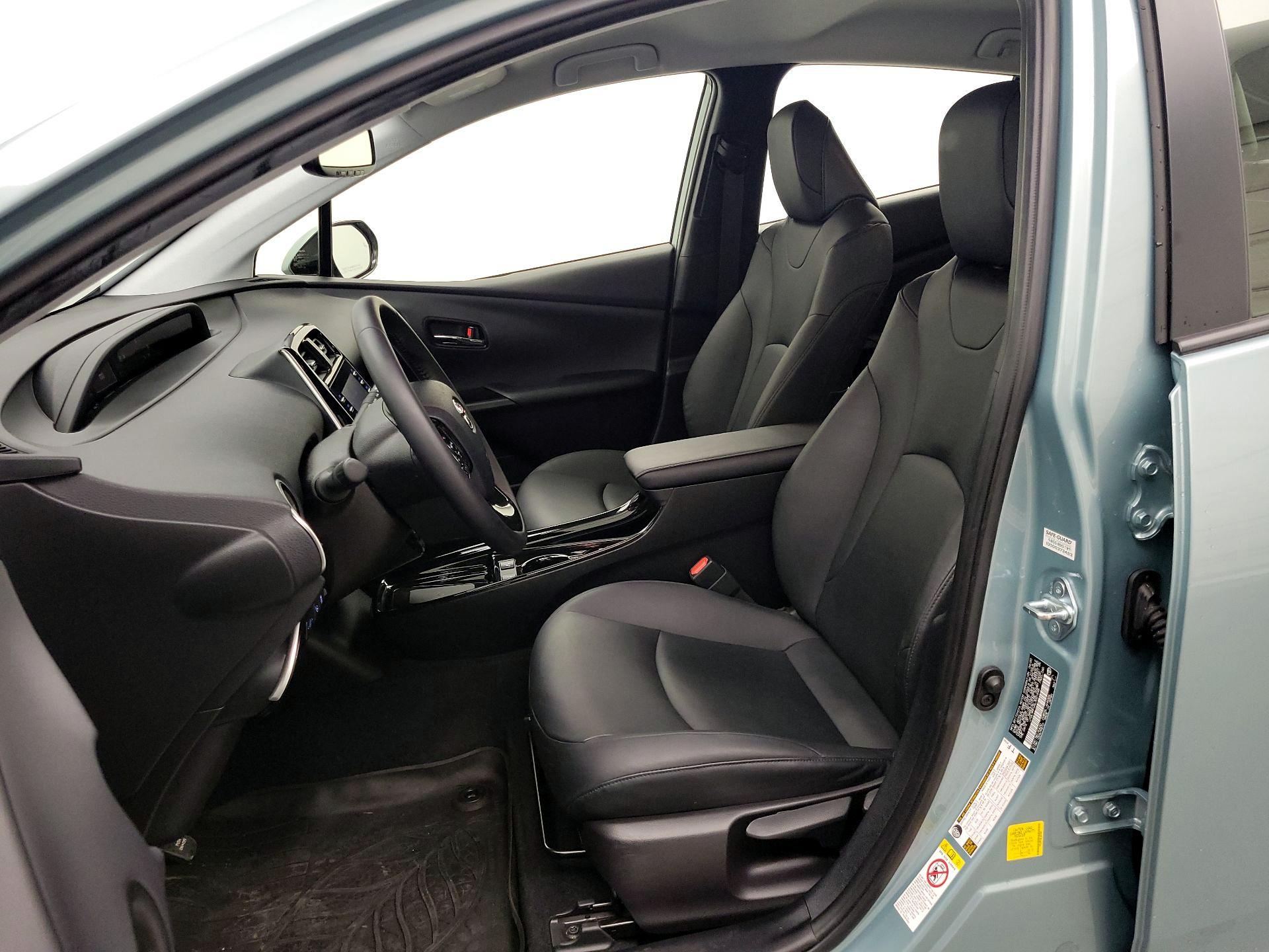 Thumbnail: 2020 Toyota Prius - 11