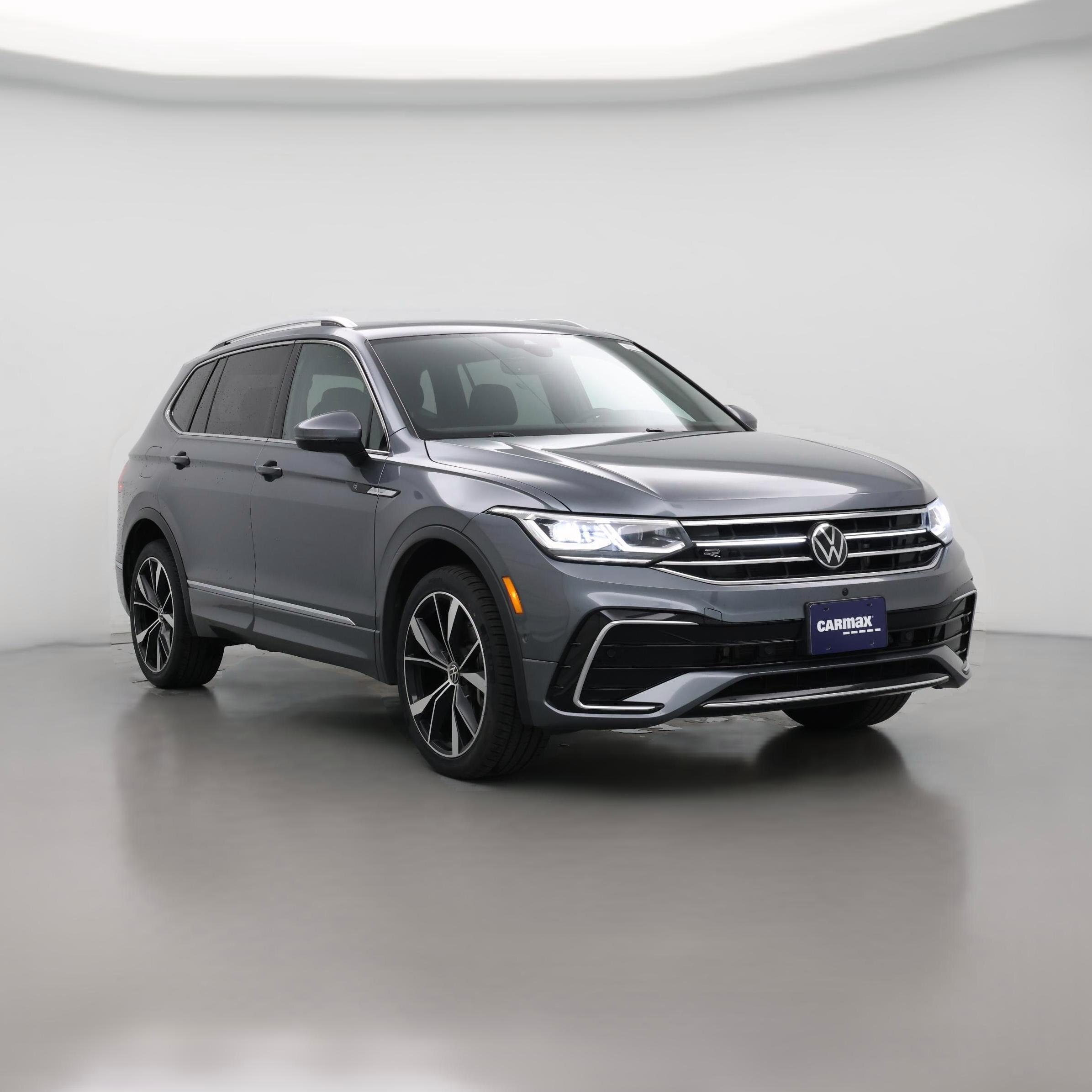 Thumbnail: 2022 Volkswagen Tiguan - 1