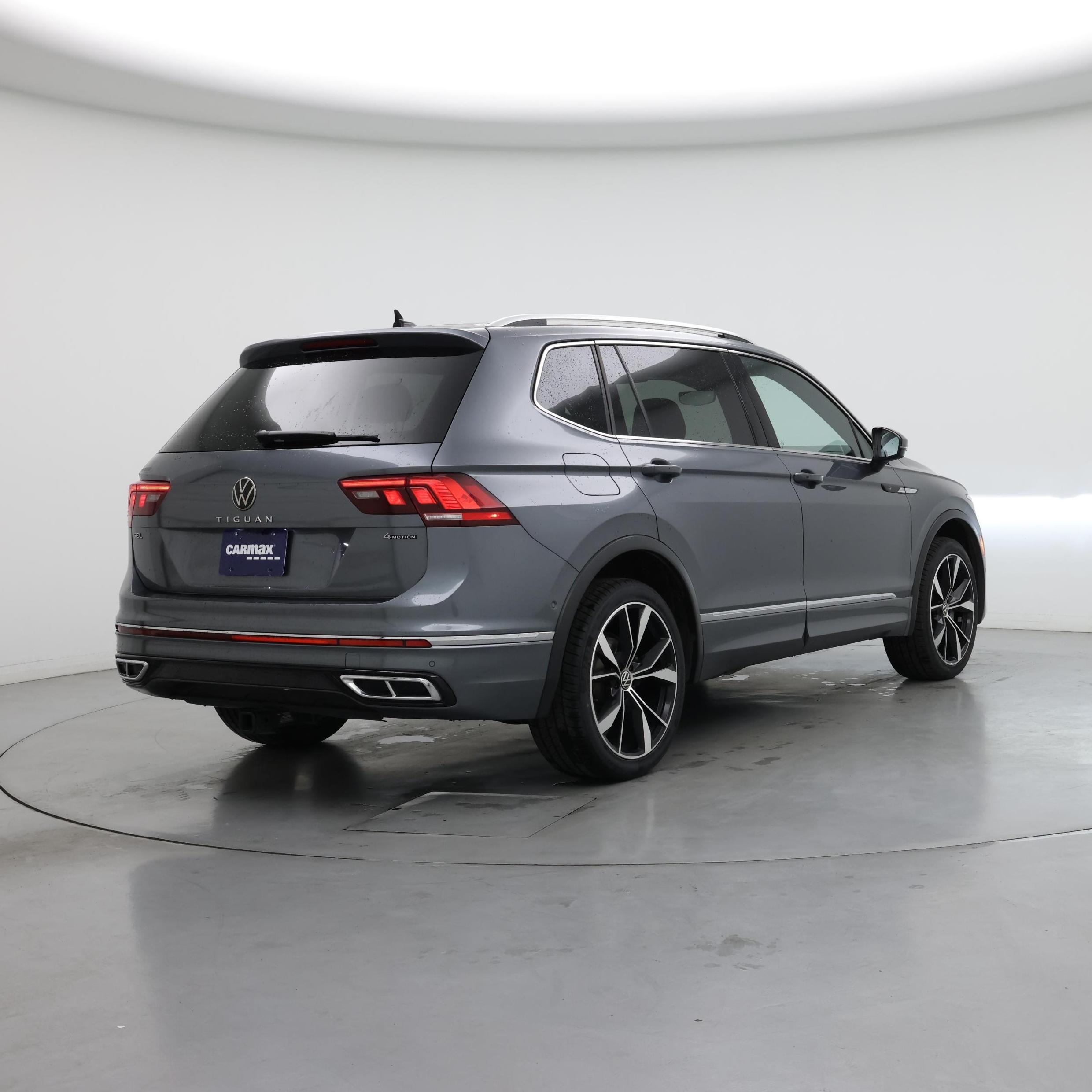 Thumbnail: 2022 Volkswagen Tiguan - 8