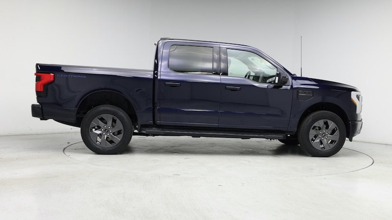 2022 Ford F-150 Lightning Lariat 7