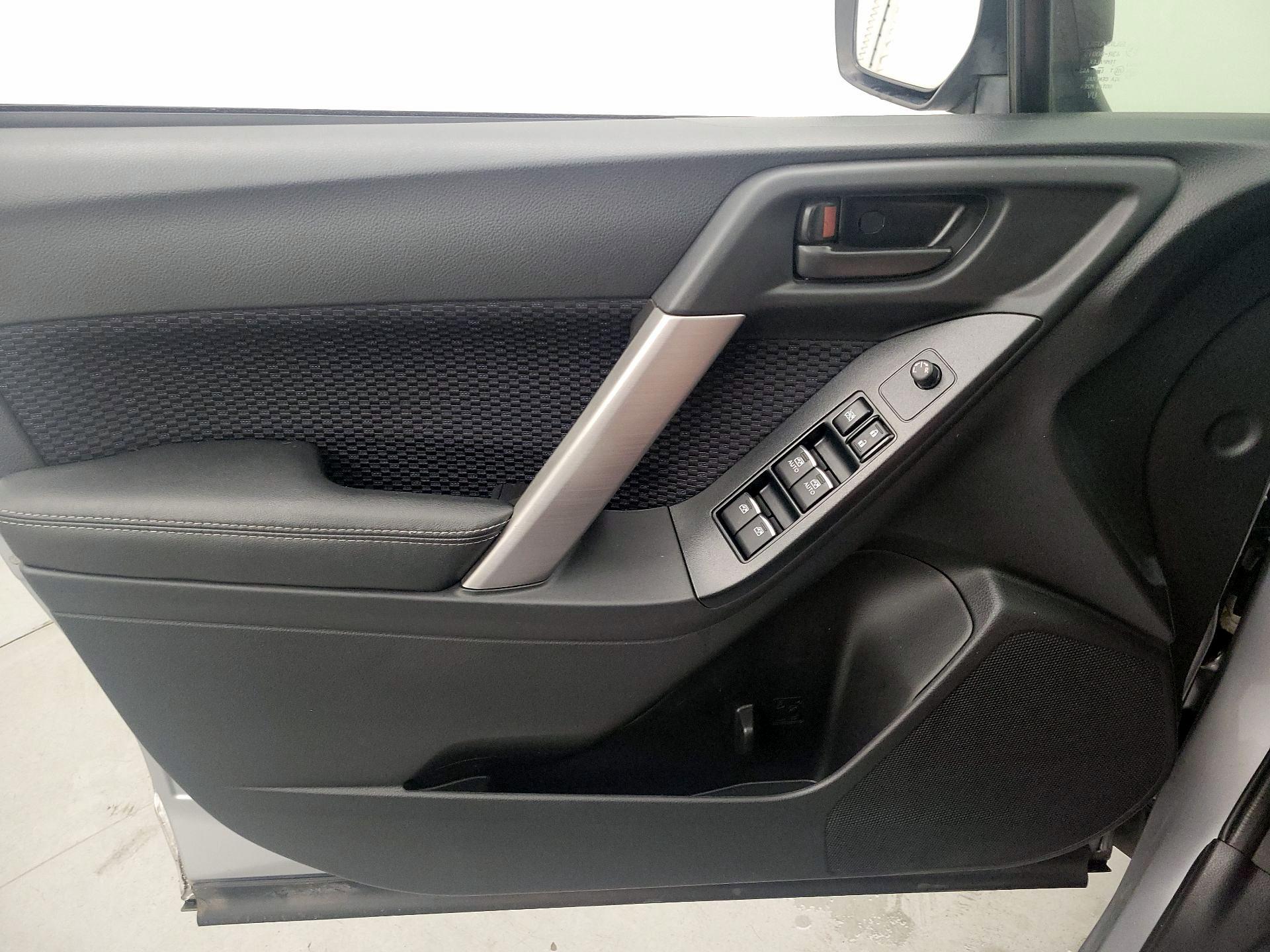 Thumbnail: 2017 Subaru Forester - 12
