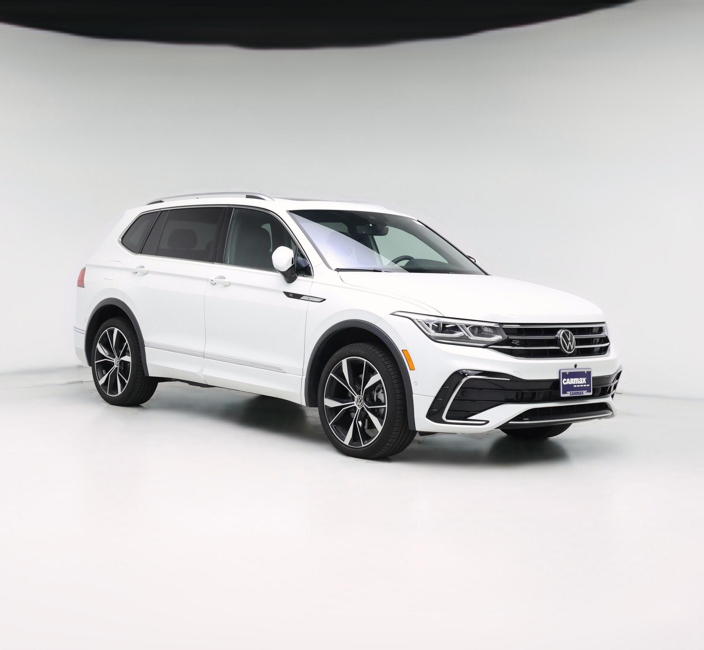 Thumbnail: 2022 Volkswagen Tiguan - 1