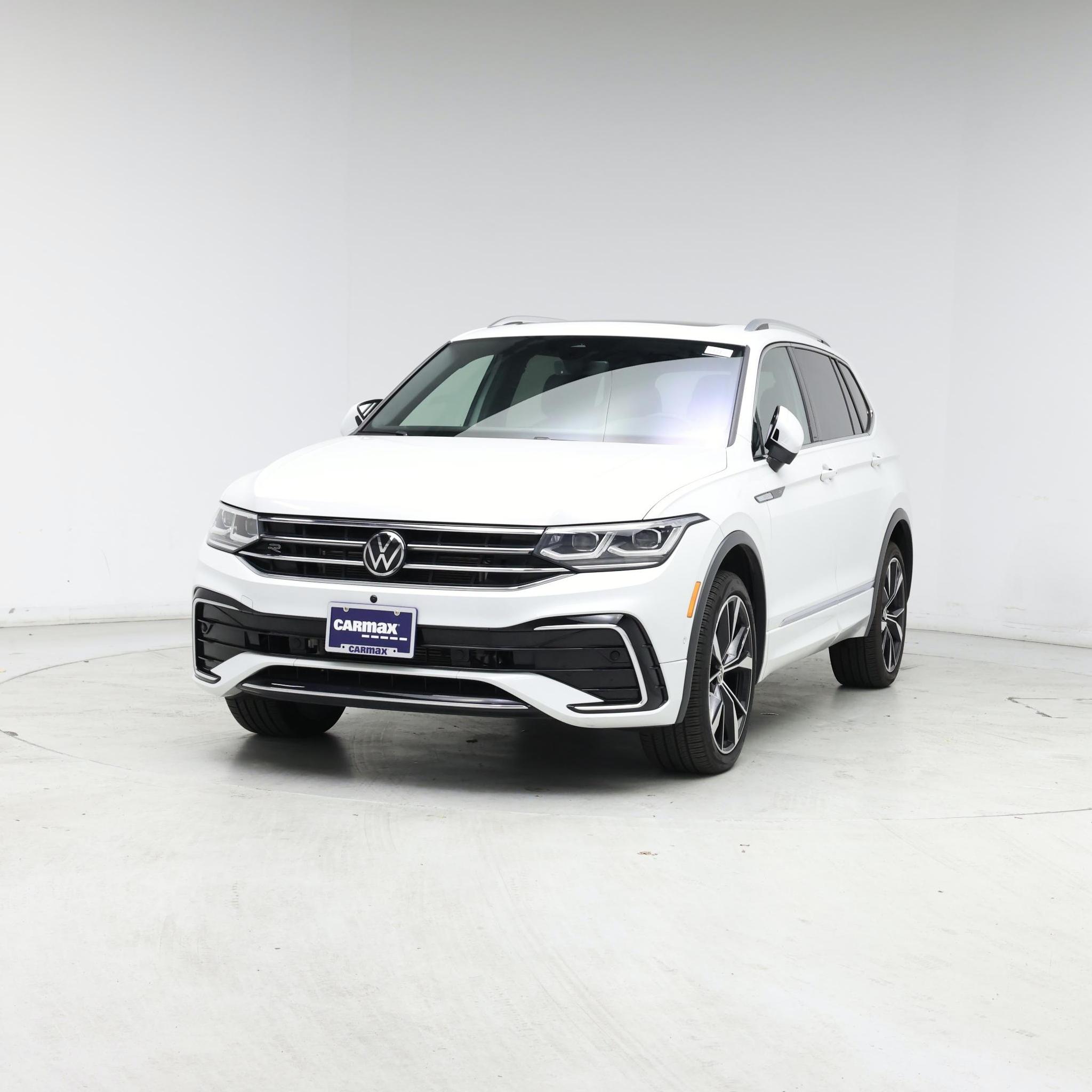 Thumbnail: 2022 Volkswagen Tiguan - 4