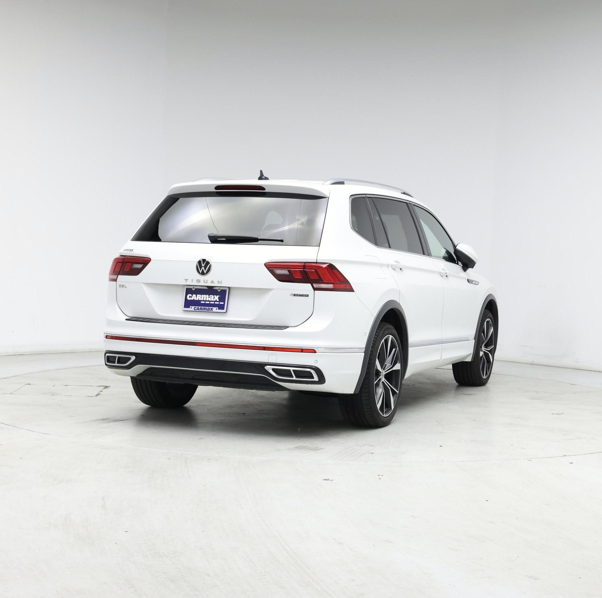 Thumbnail: 2022 Volkswagen Tiguan - 8