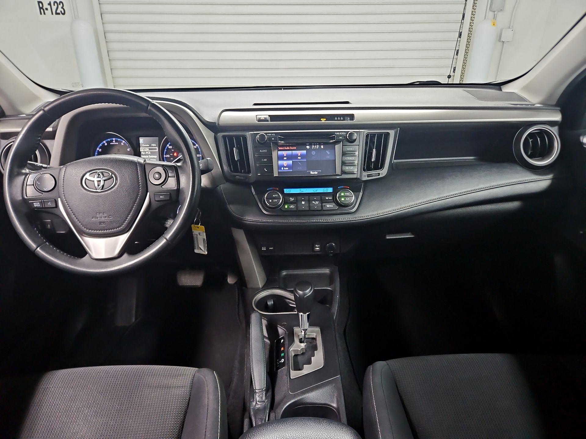 Thumbnail: 2017 Toyota RAV4 - 9