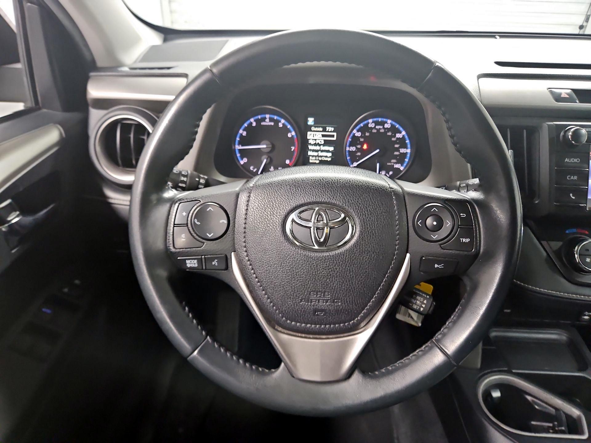 Thumbnail: 2017 Toyota RAV4 - 10